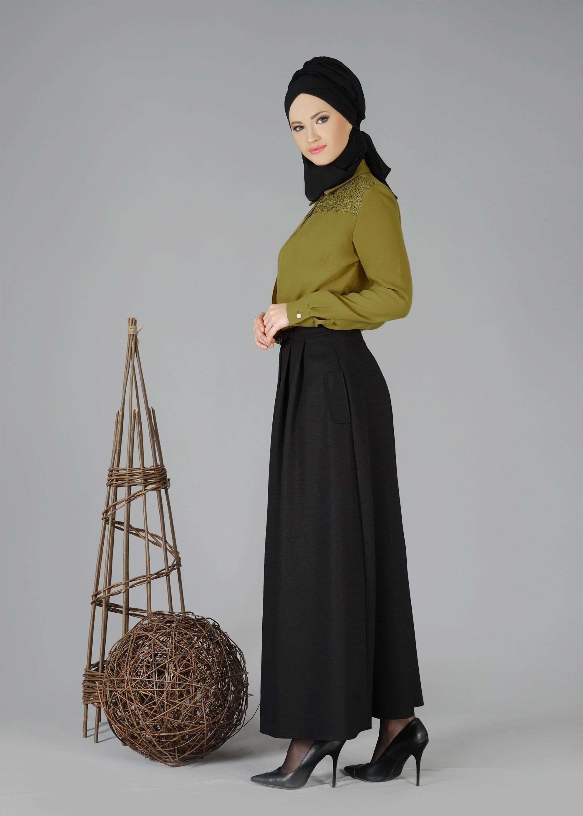 Tesettür giyim YEŞİL GÜPÜR DETAYLI BLUZ 4746 