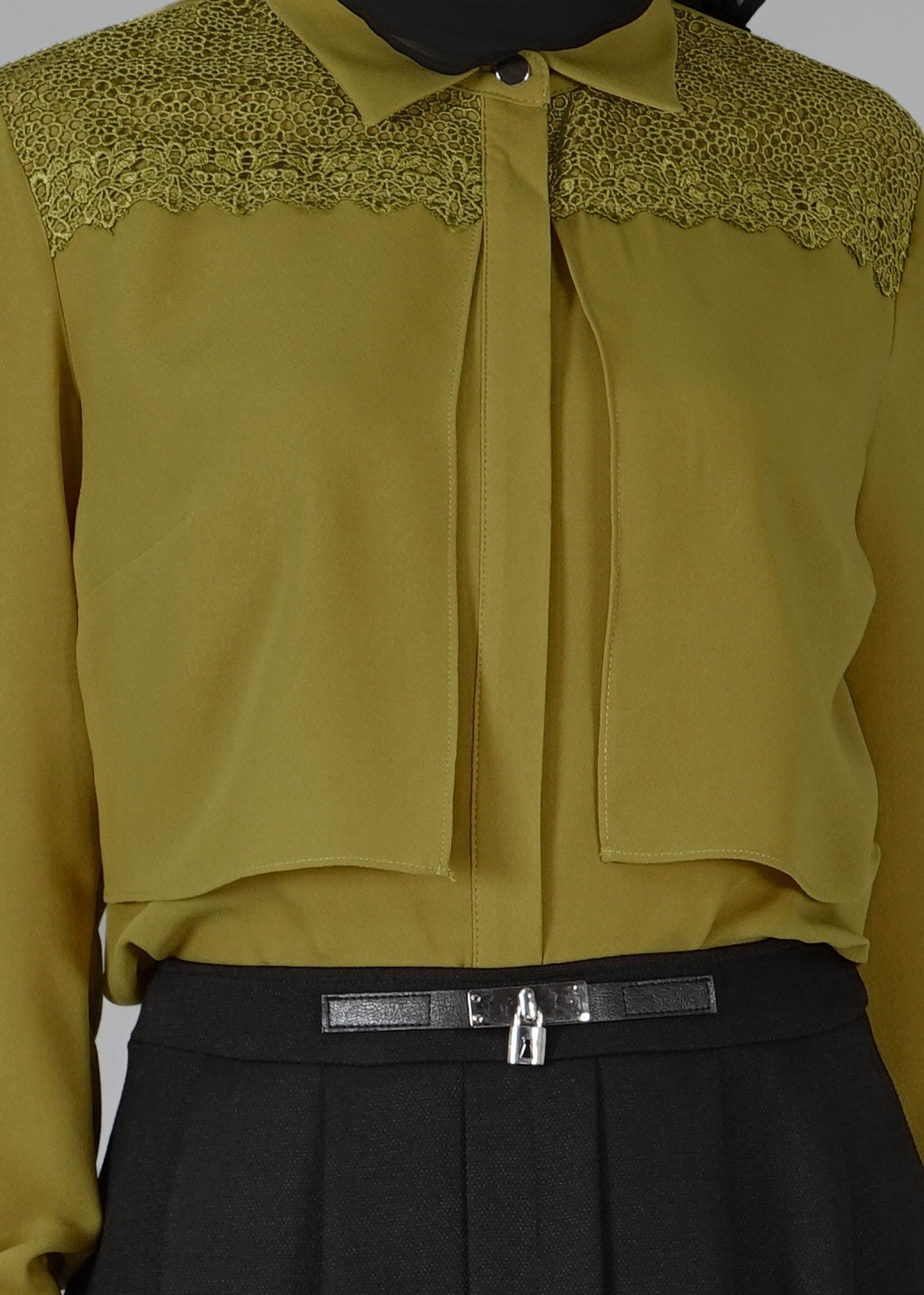 Tesettür giyim YEŞİL GÜPÜR DETAYLI BLUZ 4746 