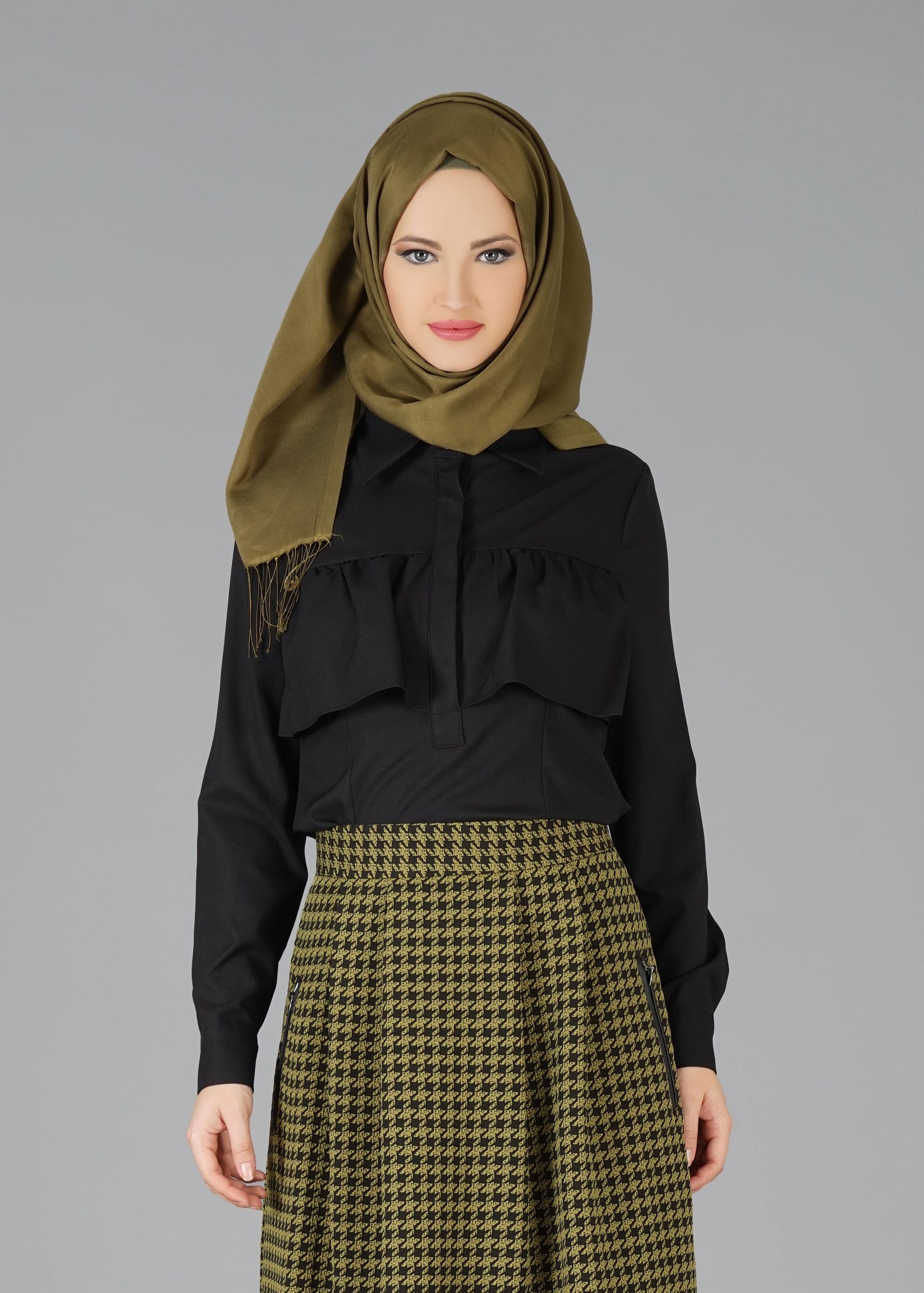 Tesettür giyim SİYAH VOLAN DETAYLI BLUZ 4783 