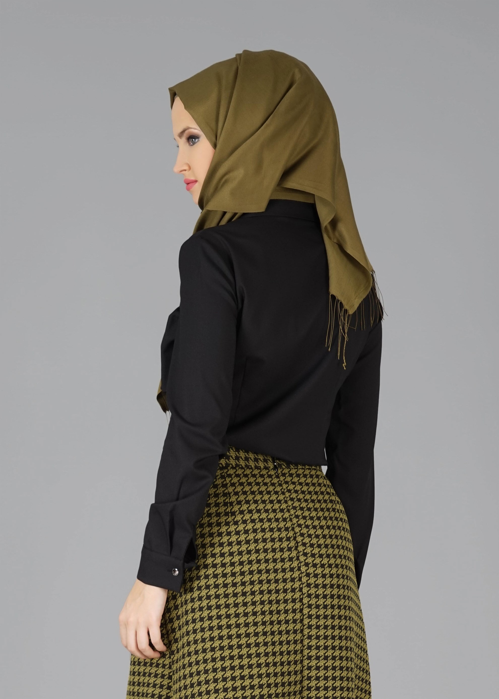 Tesettür giyim SİYAH VOLAN DETAYLI BLUZ 4783 