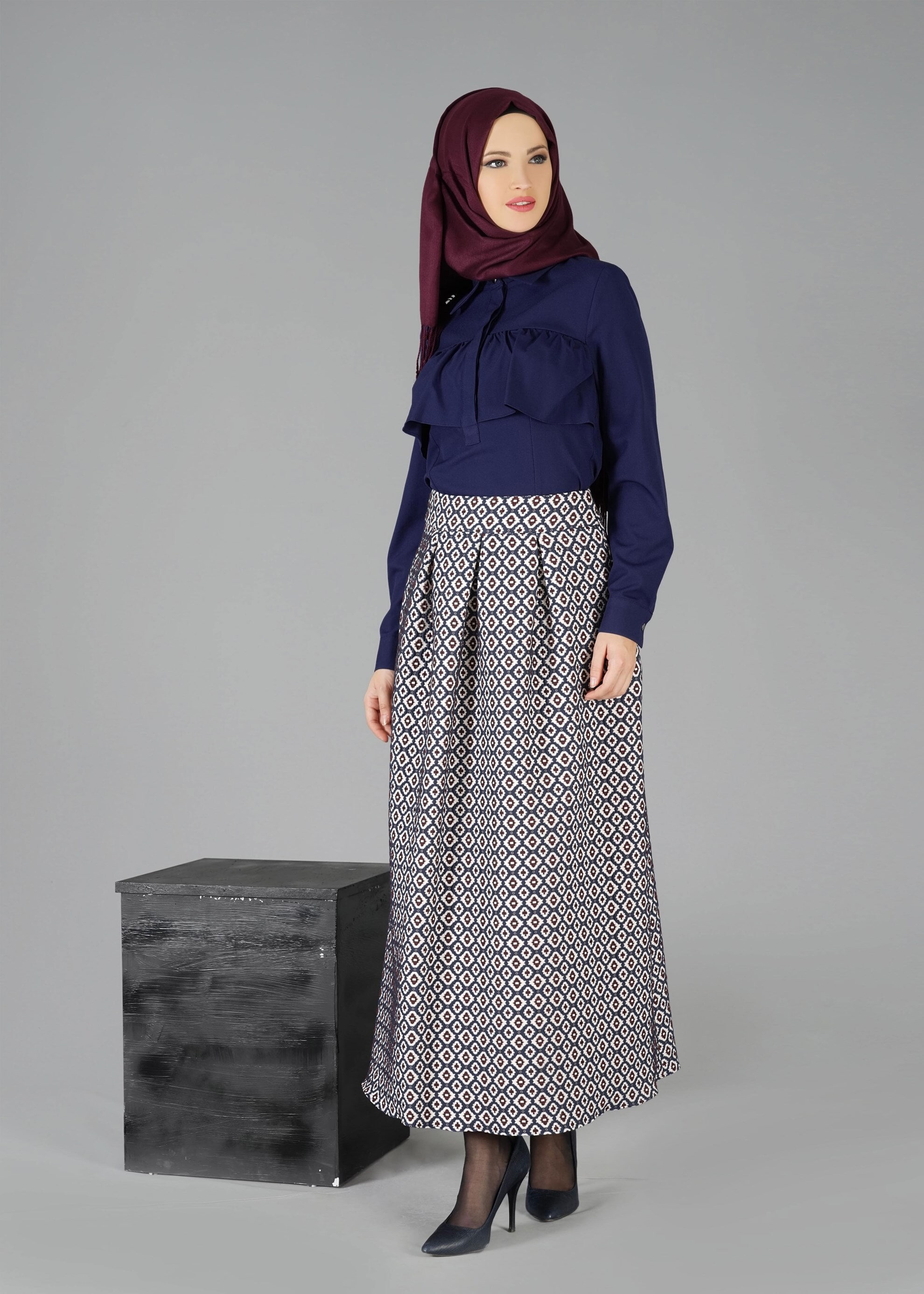 Tesettür giyim LACİVERT VOLAN DETAYLI BLUZ 4783 