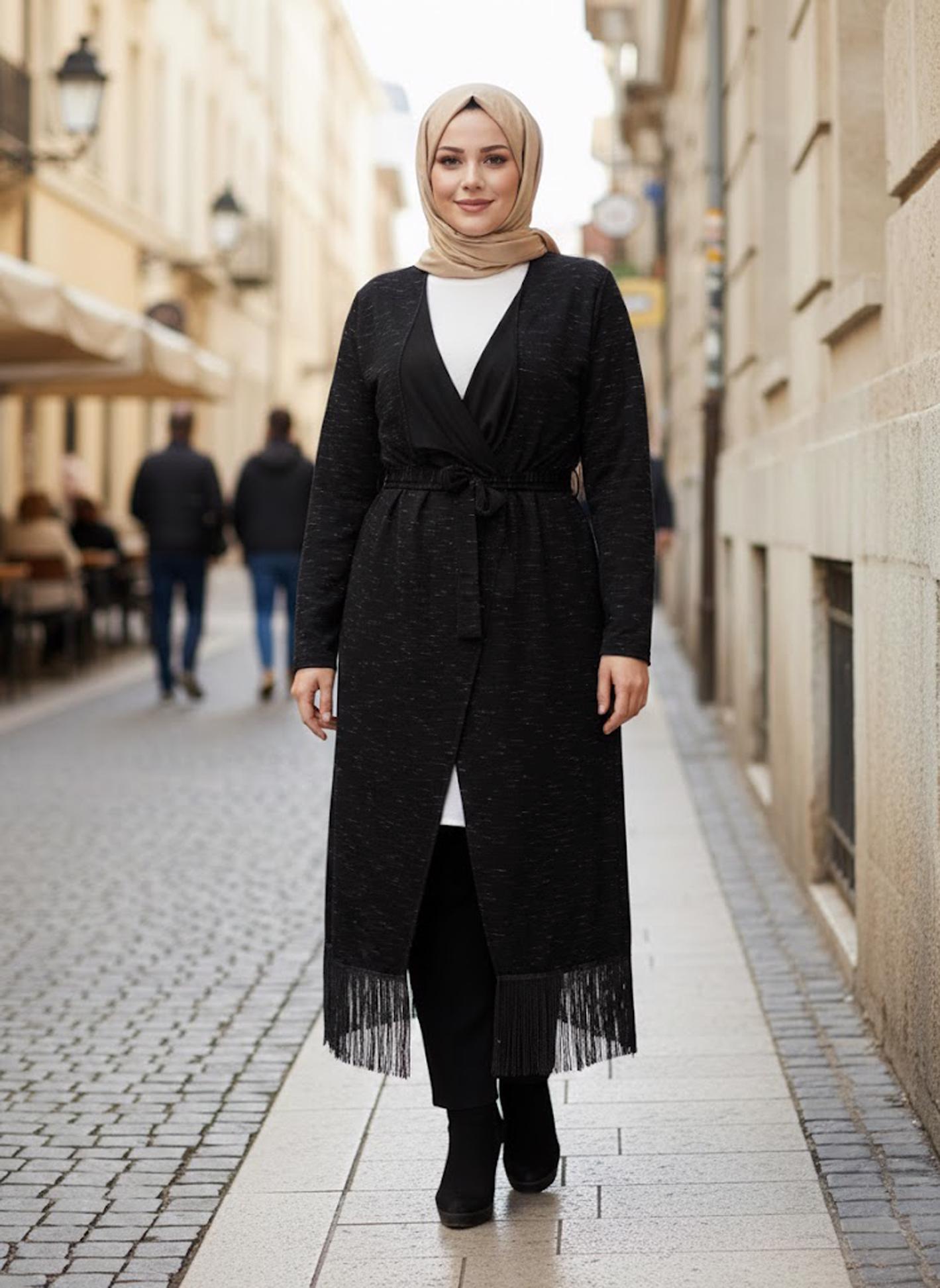 Tesettür giyim SİYAH KUŞAKLI ETEK UCU PÜSKÜLLÜ HIRKA 2643 