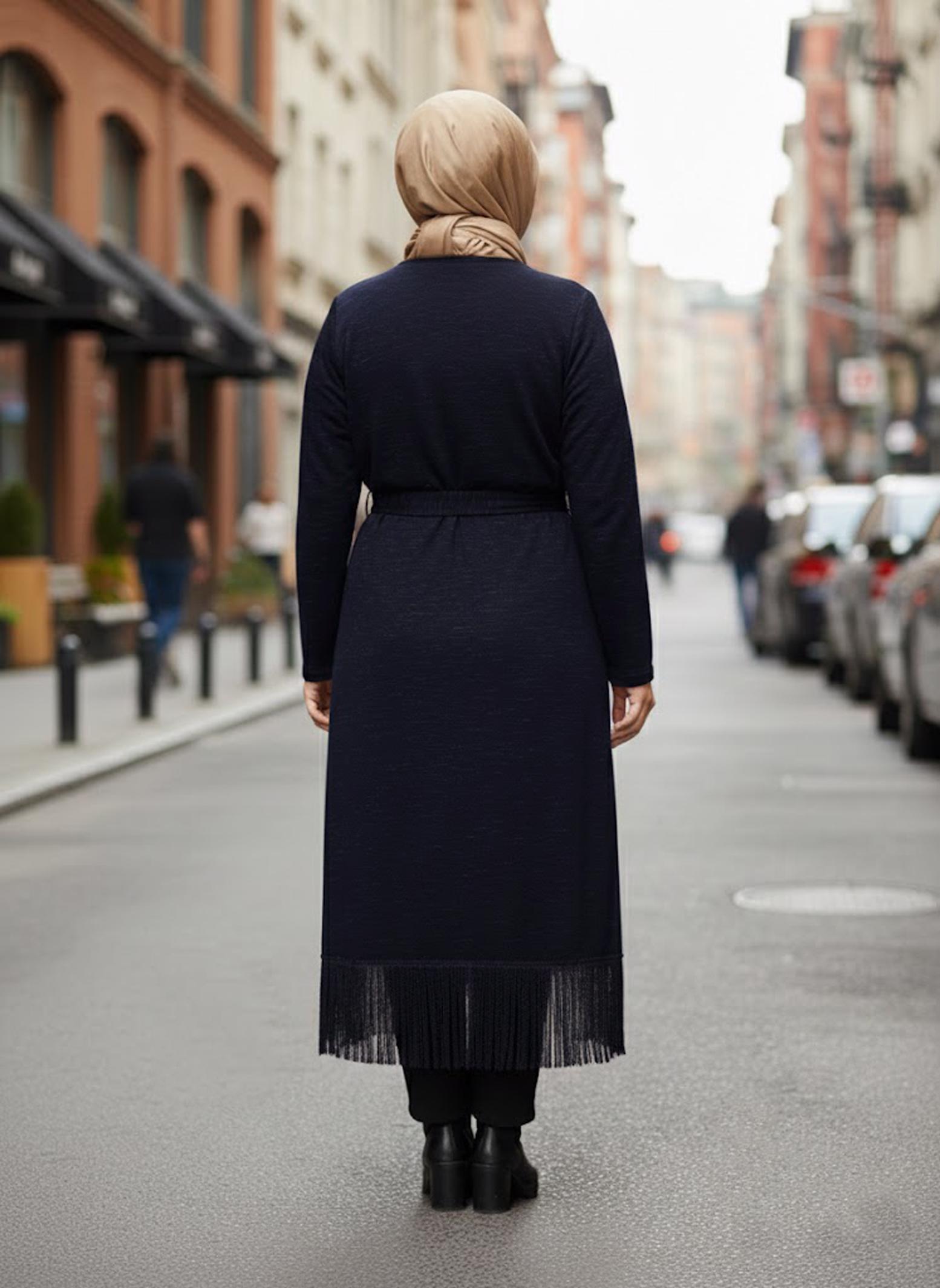 Tesettür giyim LACİVERT KUŞAKLI ETEK UCU PÜSKÜLLÜ HIRKA 2643 