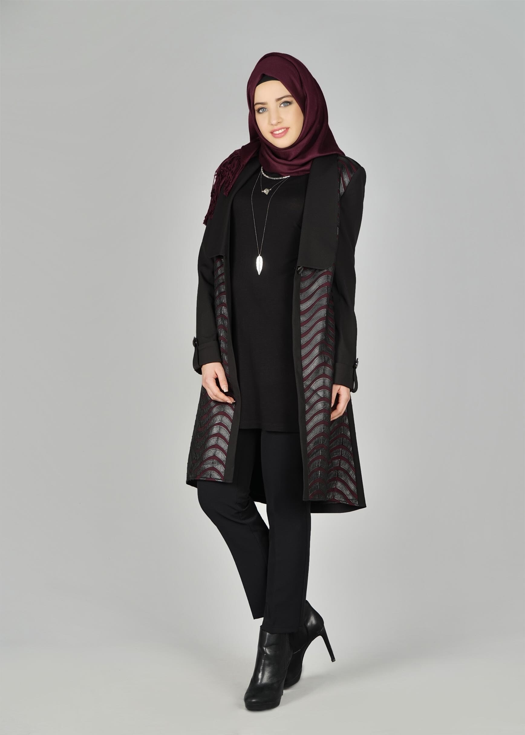 Tesettür giyim SİYAH DALGALI DESENLİ CEKET 4019