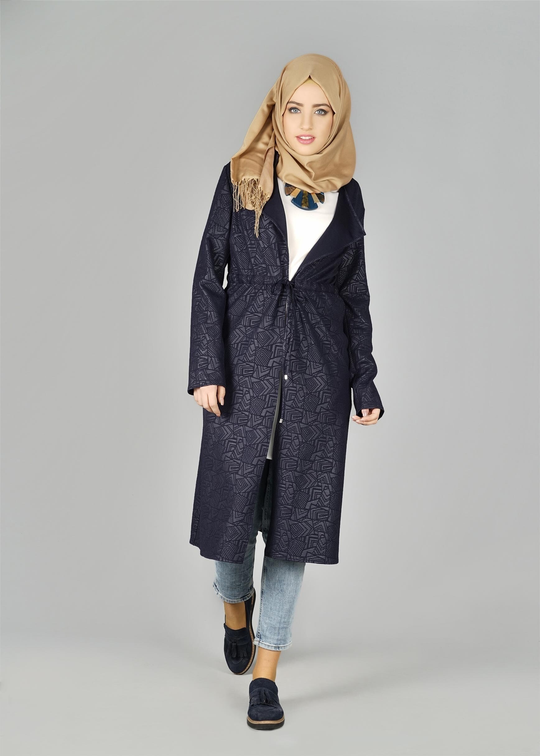 Tesettür giyim LACİVERT BELİ BÜZGÜLÜ DESENLİ CEKET 4053