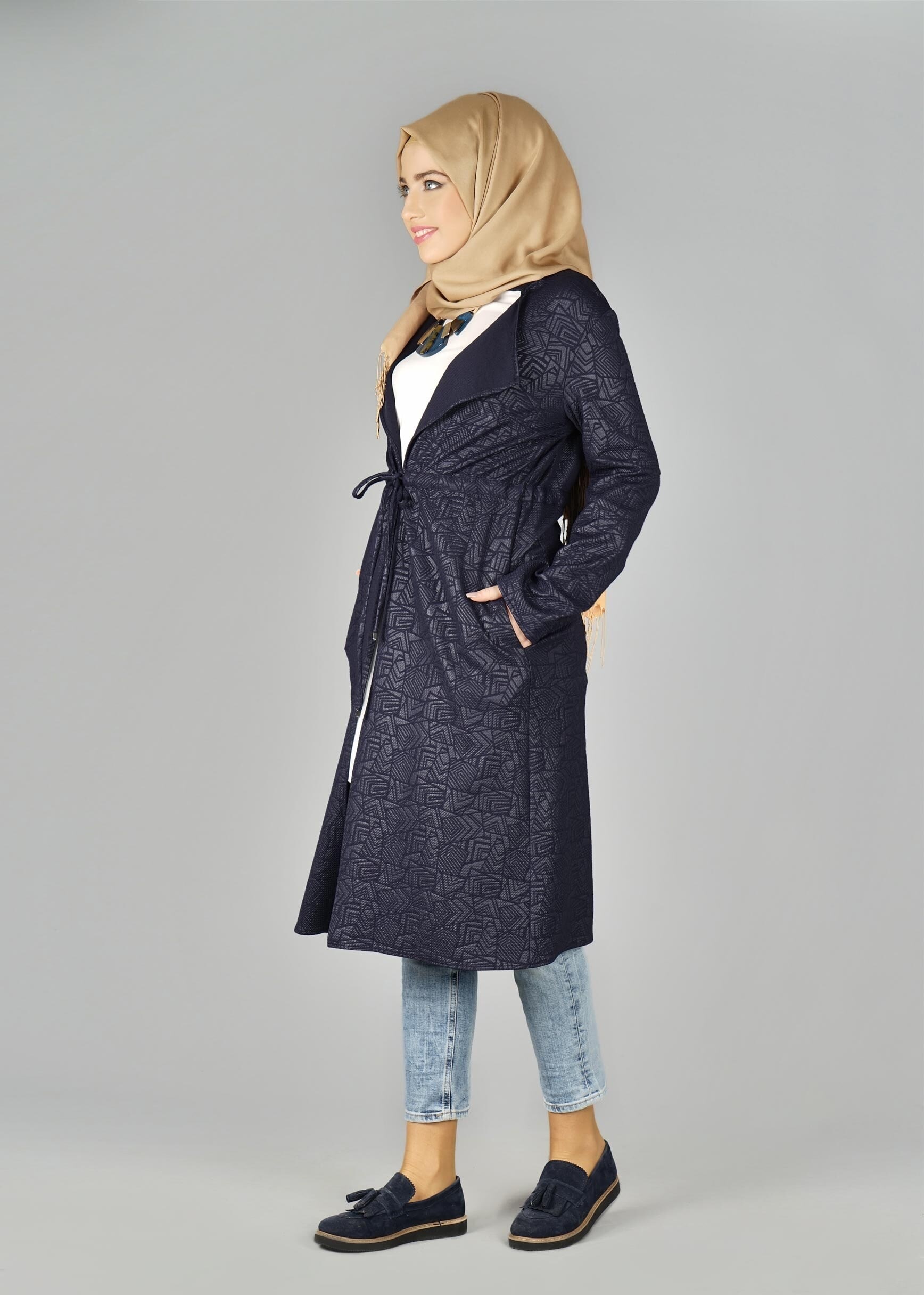 Tesettür giyim LACİVERT BELİ BÜZGÜLÜ DESENLİ CEKET 4053