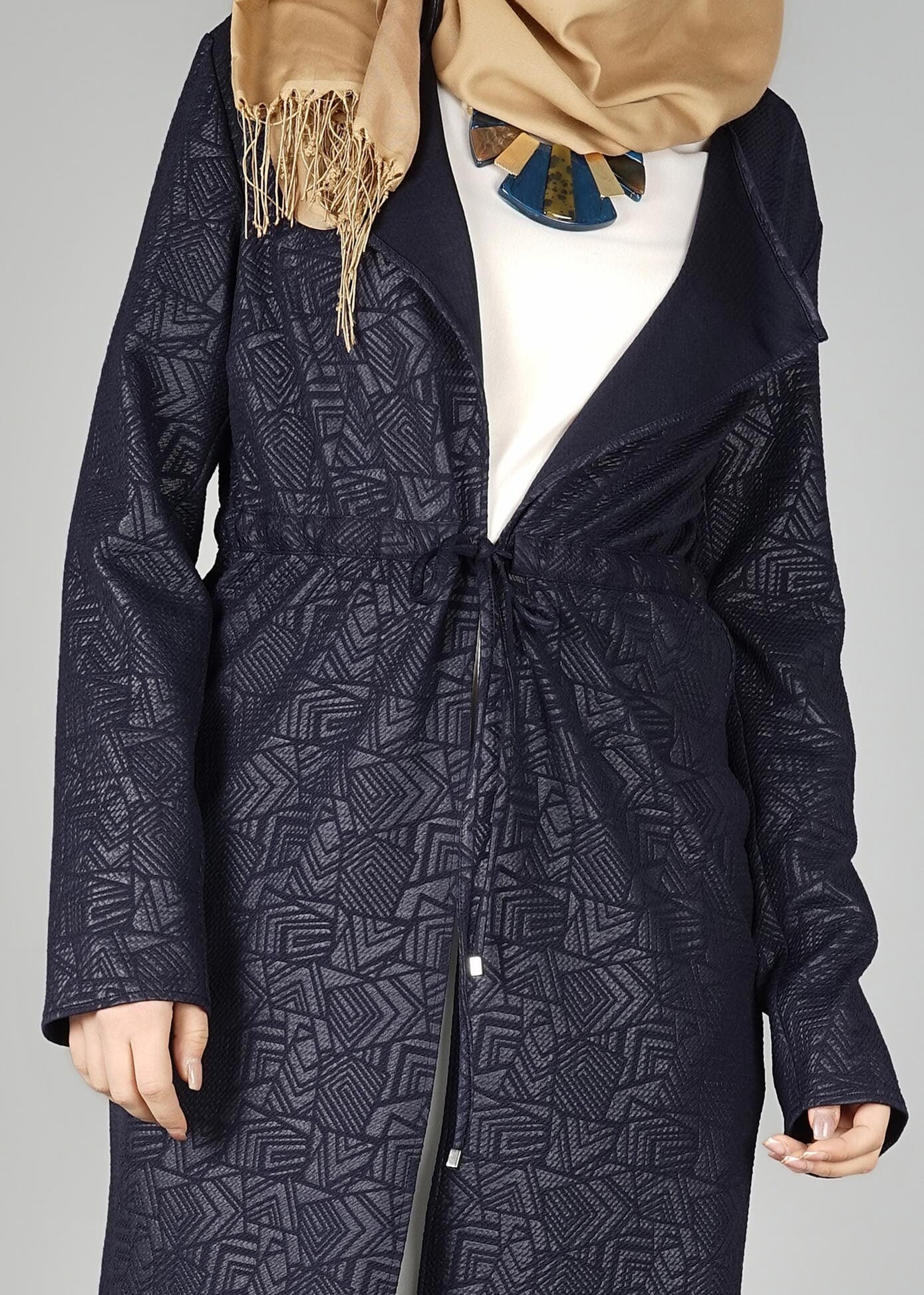 Tesettür giyim LACİVERT BELİ BÜZGÜLÜ DESENLİ CEKET 4053