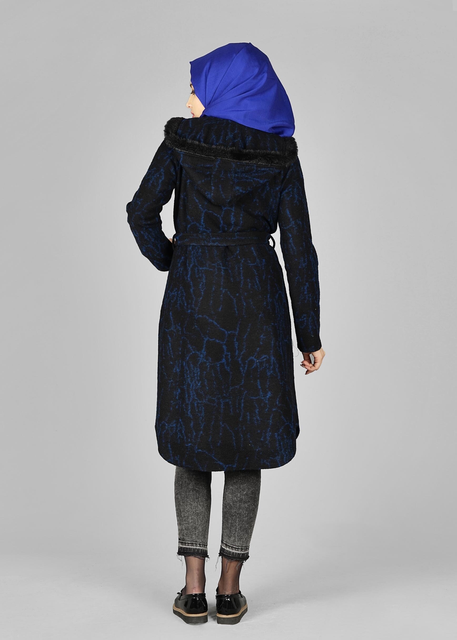 Tesettür giyim SİYAH DESENLİ KAPÜŞONLU CEKET 4063