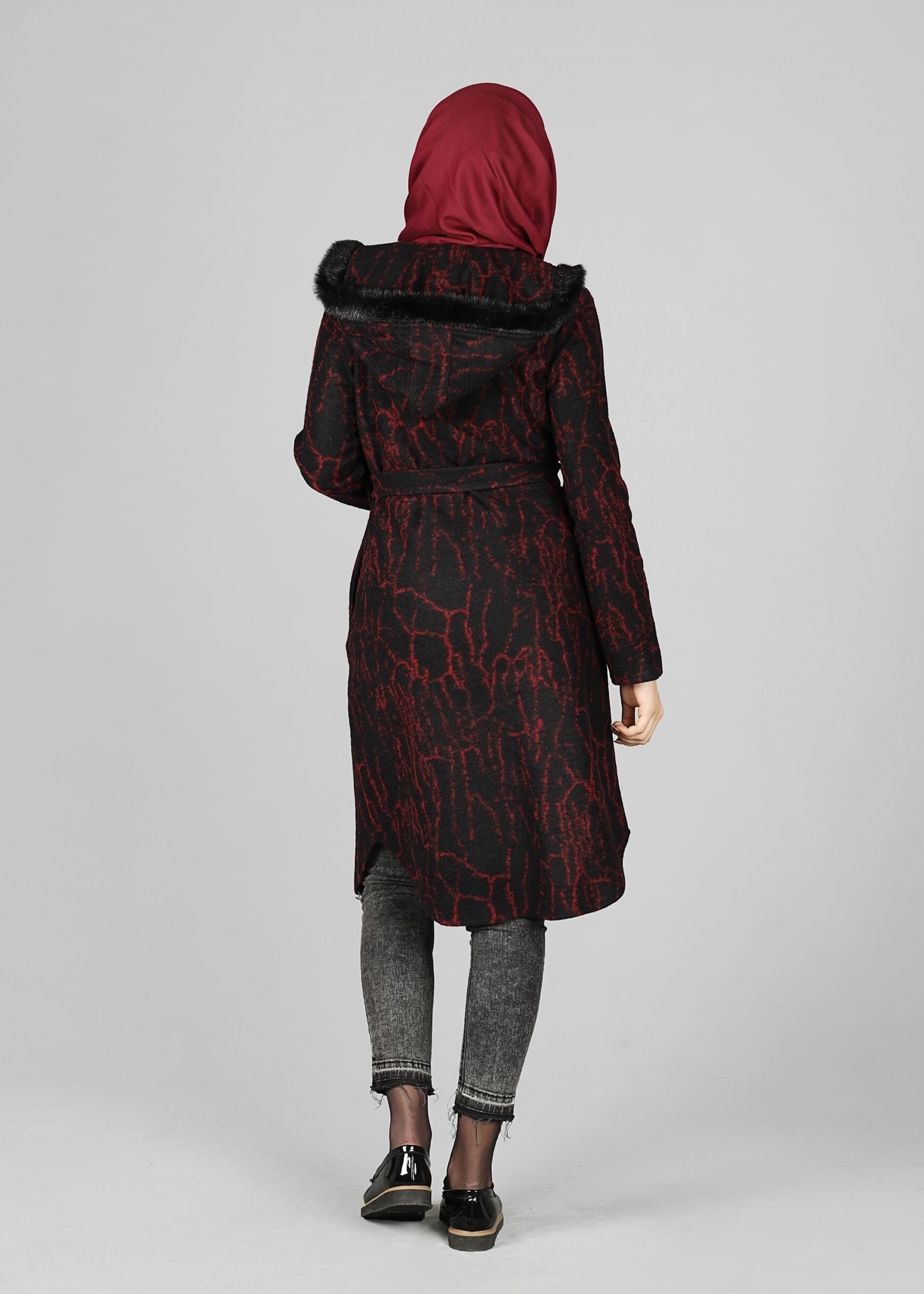 Tesettür giyim SİYAH DESENLİ KAPÜŞONLU CEKET 4063