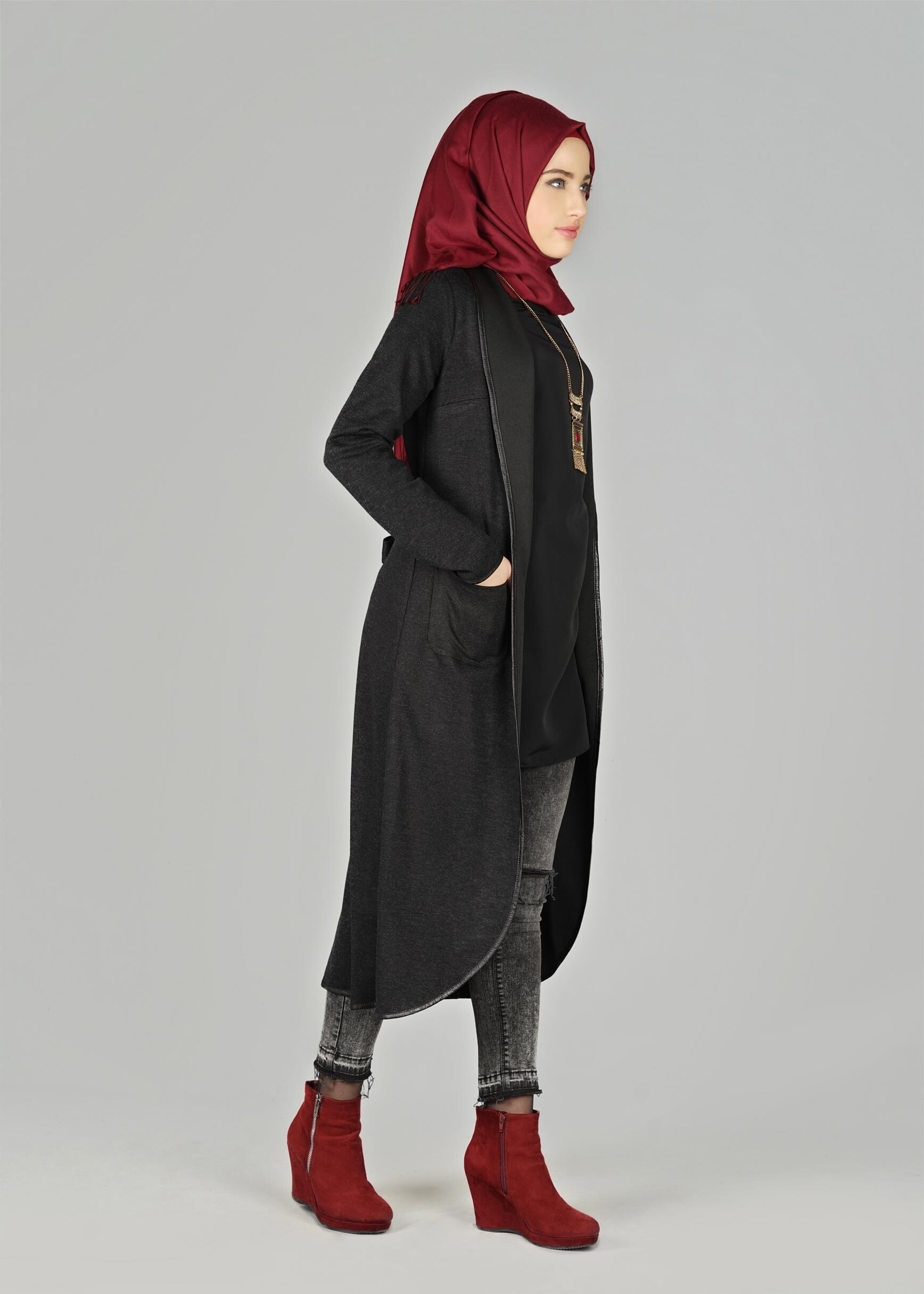 Tesettür giyim SİYAH BELİ KUŞAKLI DERİ BİYE DETAYLI CEKET 4754 