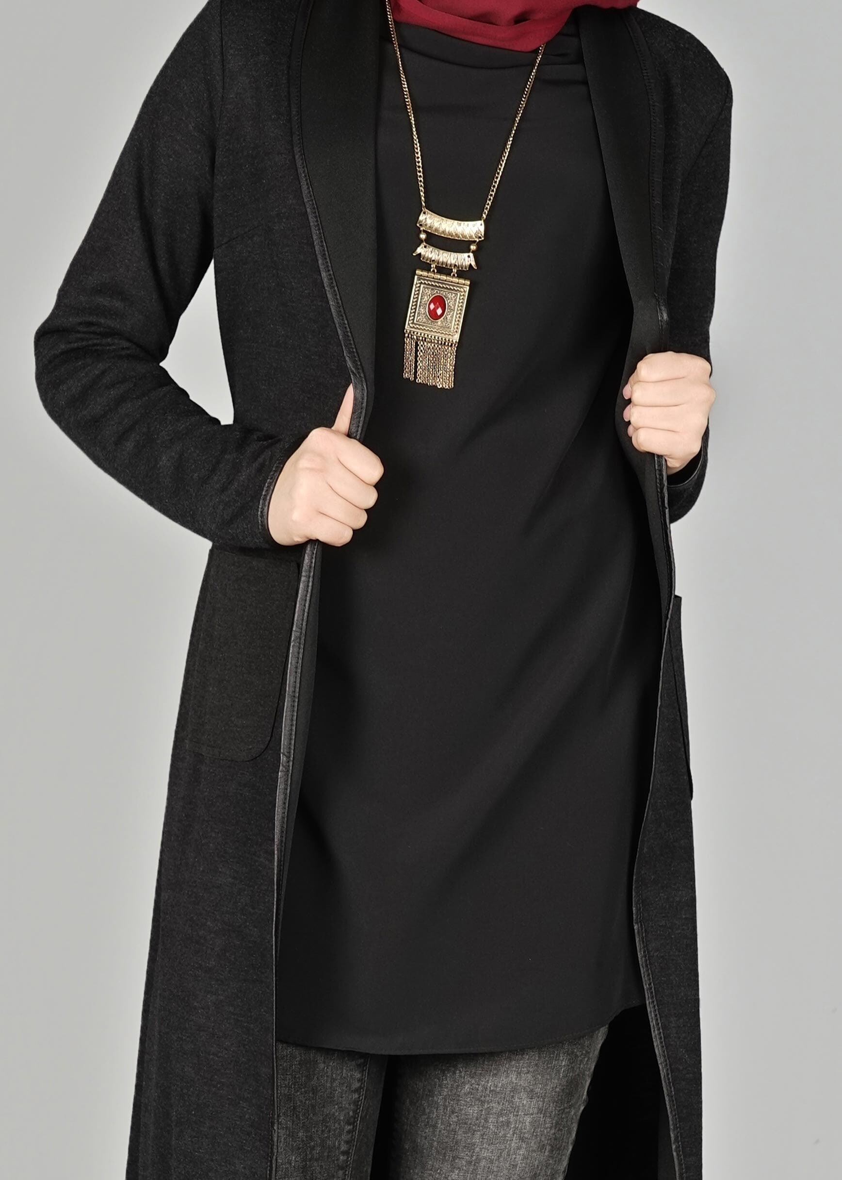 Tesettür giyim SİYAH BELİ KUŞAKLI DERİ BİYE DETAYLI CEKET 4754 