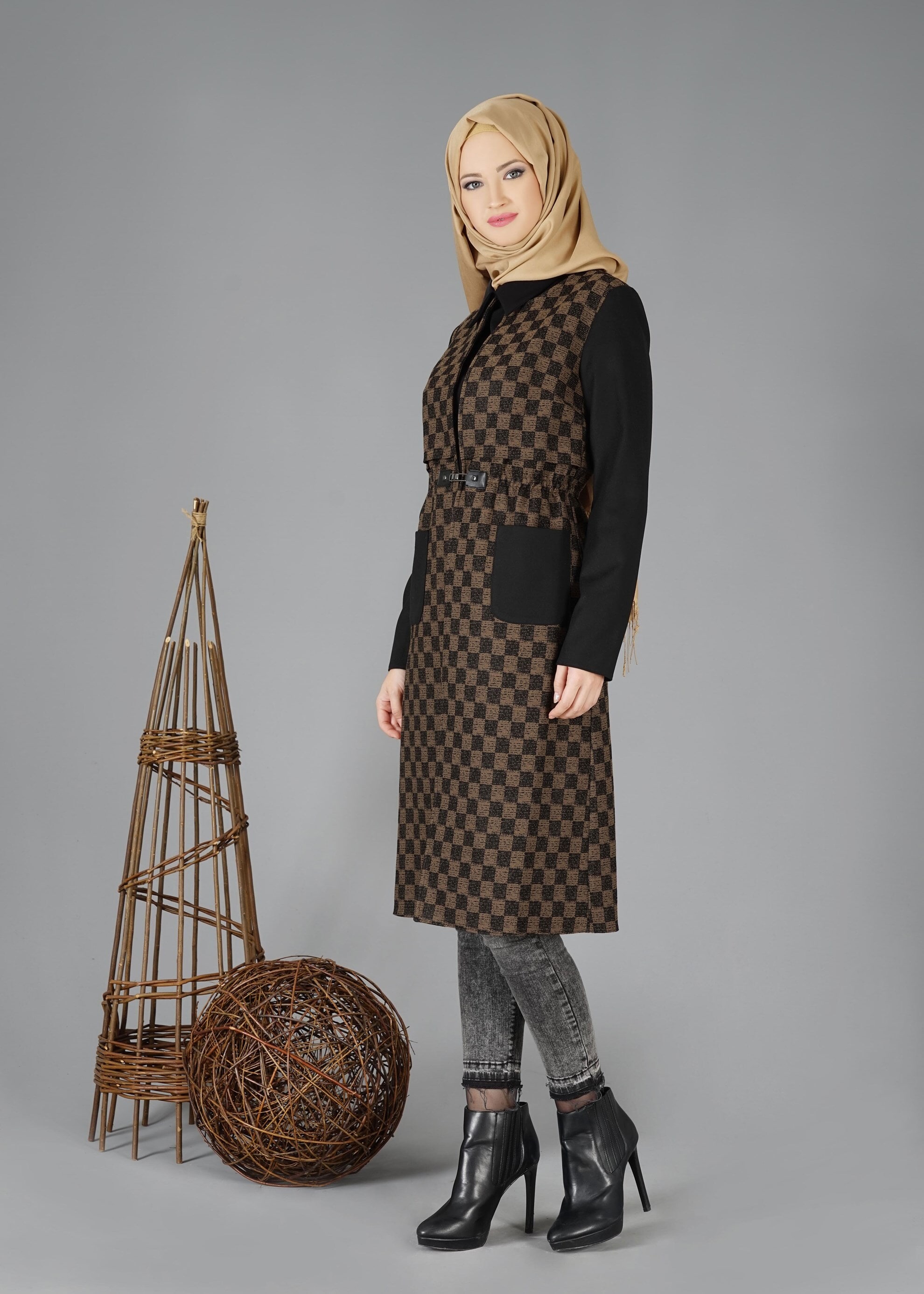 Tesettür giyim KAHVE BELİ BÜZGÜLÜ KARELİ CEKET 4784