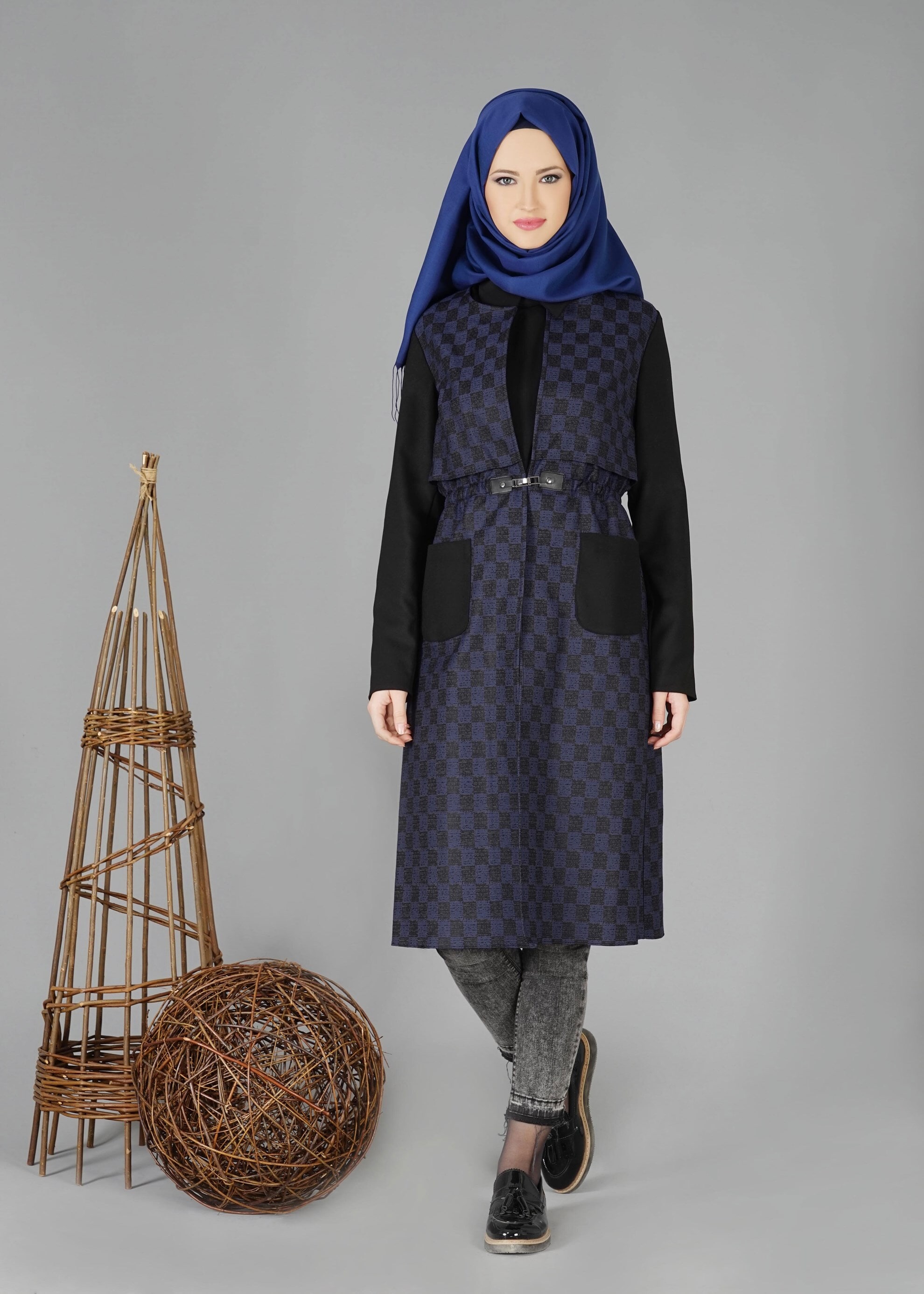 Tesettür giyim LACİVERT BELİ BÜZGÜLÜ KARELİ CEKET 4784