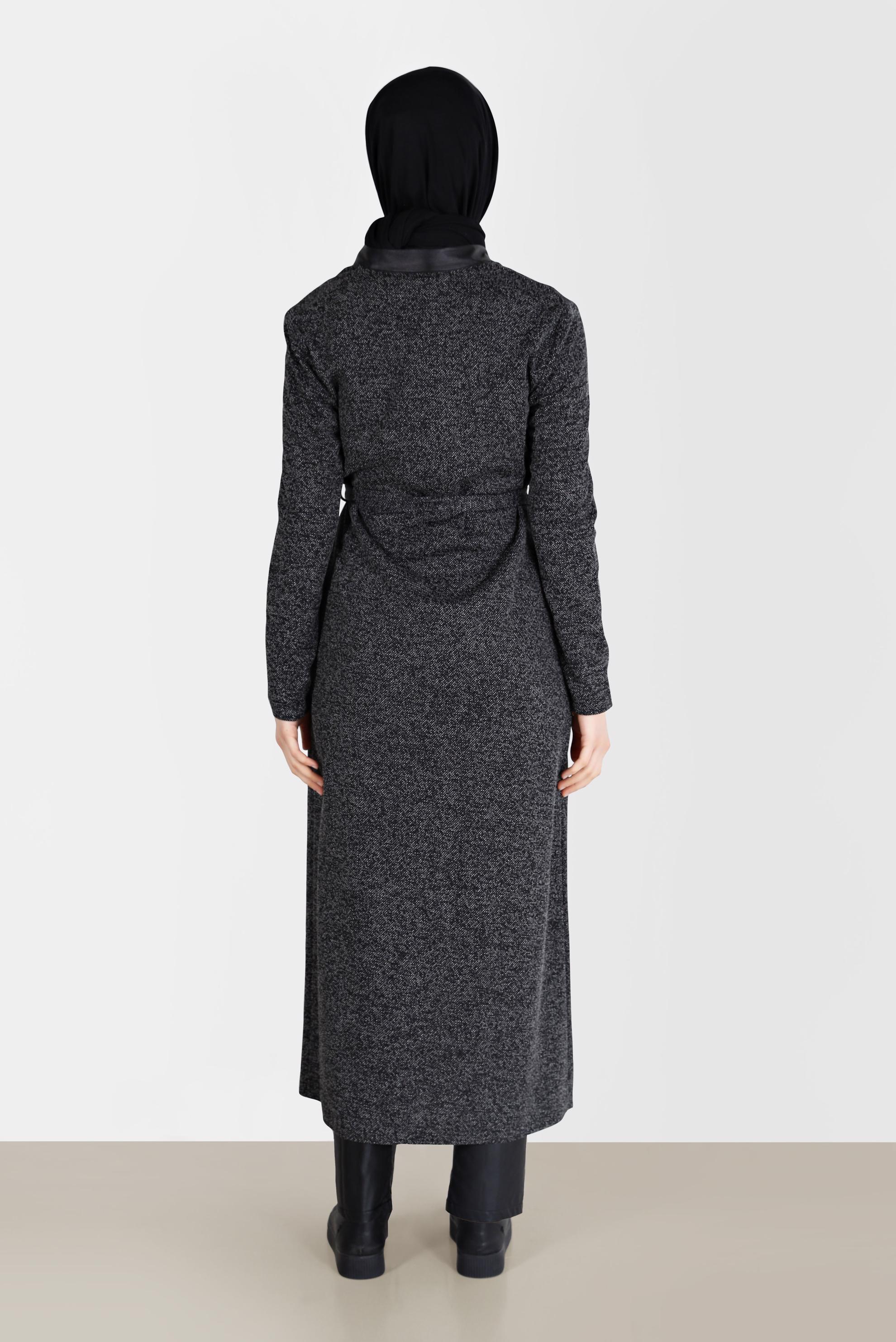 Tesettür giyim SİYAH KUŞAKLI CEPLİ CEKET 4933