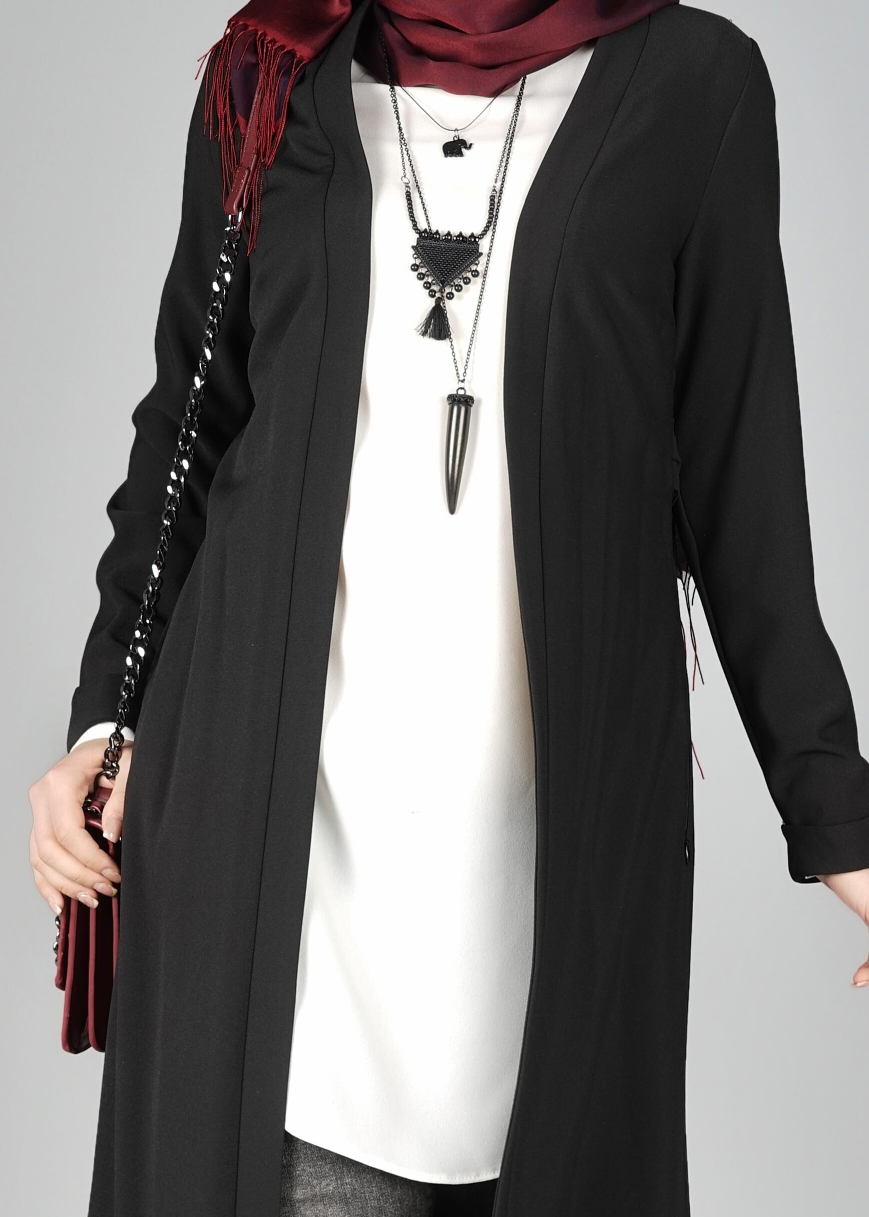 Tesettür giyim SİYAH YIRTMAÇ DETAYLI KUŞAKLI CEKET 4934