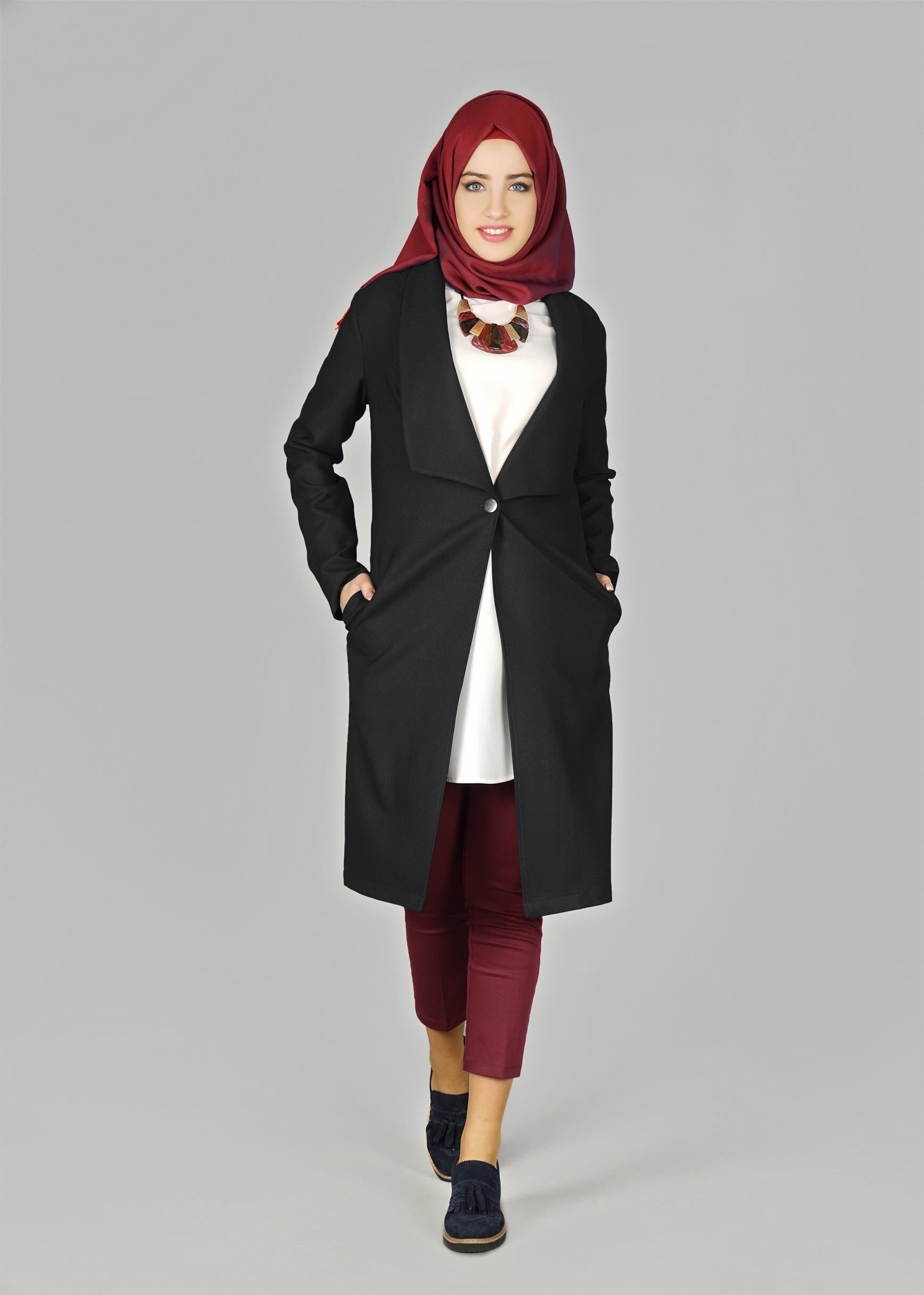 Tesettür giyim SİYAH GENİŞ YAKA DÜĞMELİ CEKET 4953