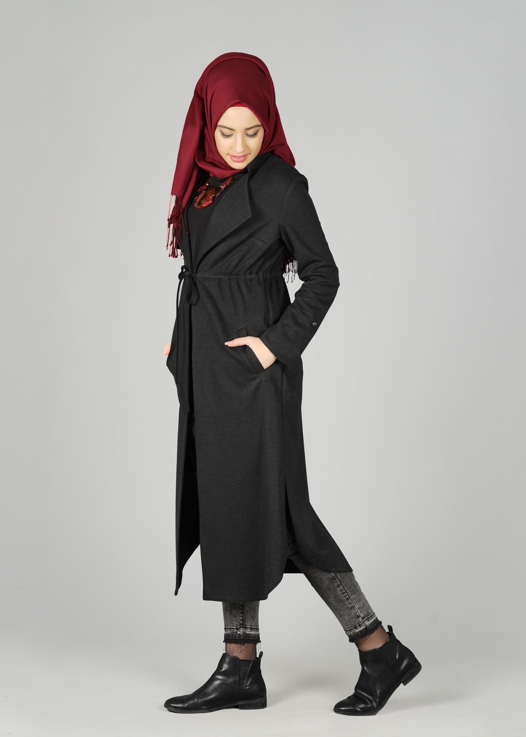 Tesettür giyim SİYAH BELİ BÜZGÜ BAĞCIKLI CEKET 4976