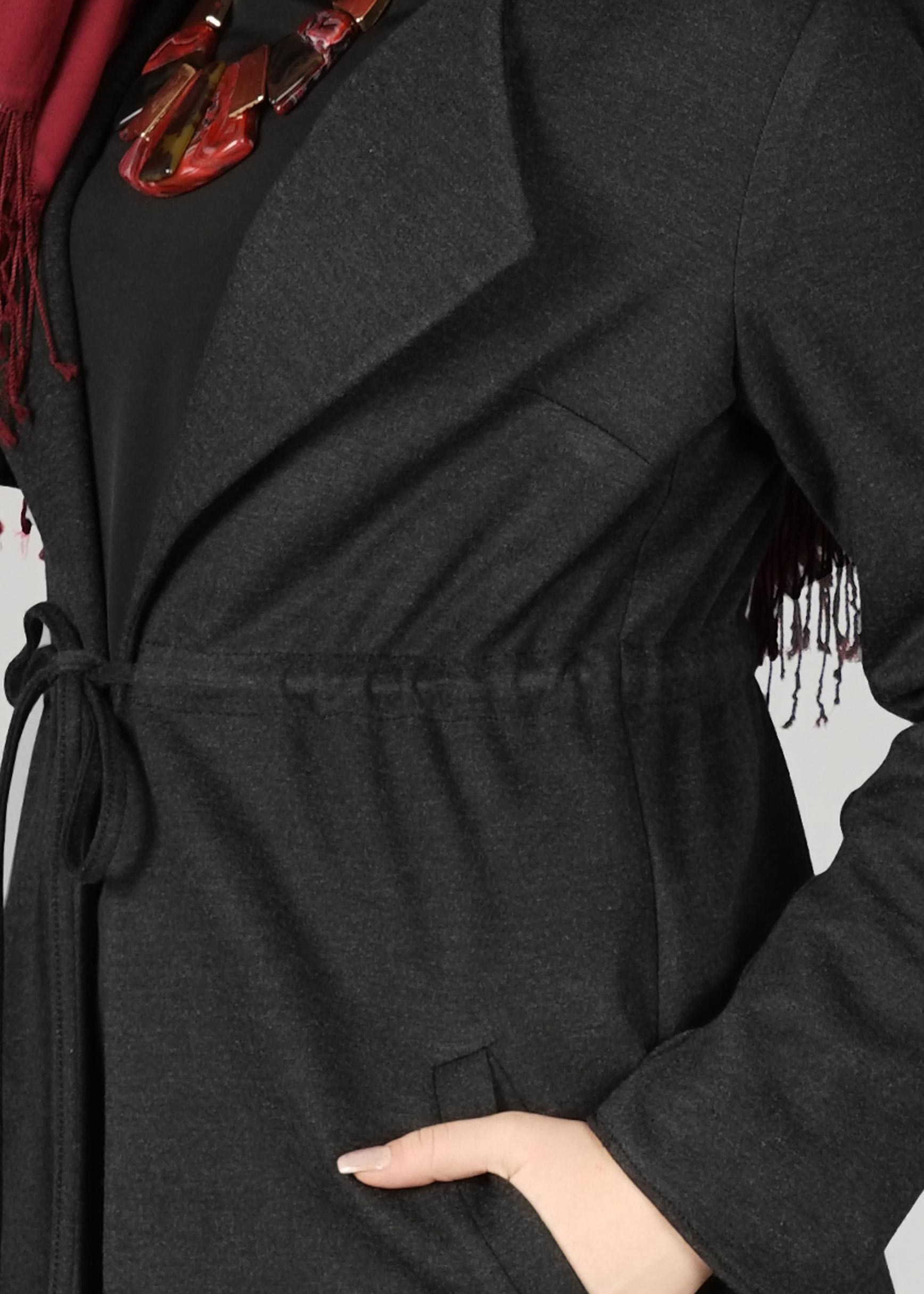 Tesettür giyim SİYAH BELİ BÜZGÜ BAĞCIKLI CEKET 4976