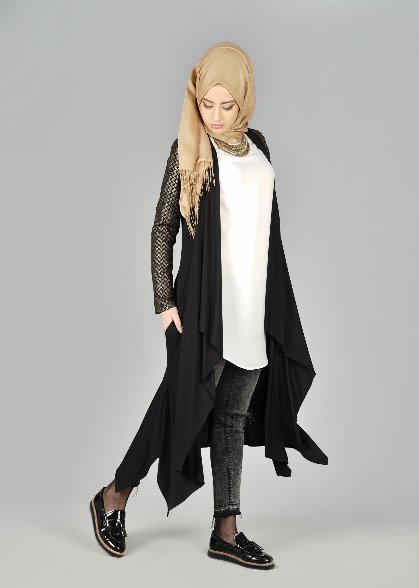 Tesettür giyim ALTIN KOLLARI DESENLİ HIRKA 4997