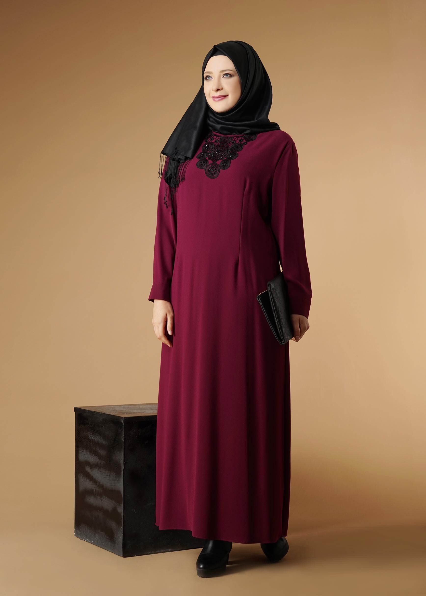 Vêtements hijab POURPRE ROBE À DÉTAILS BRODÉS 2619