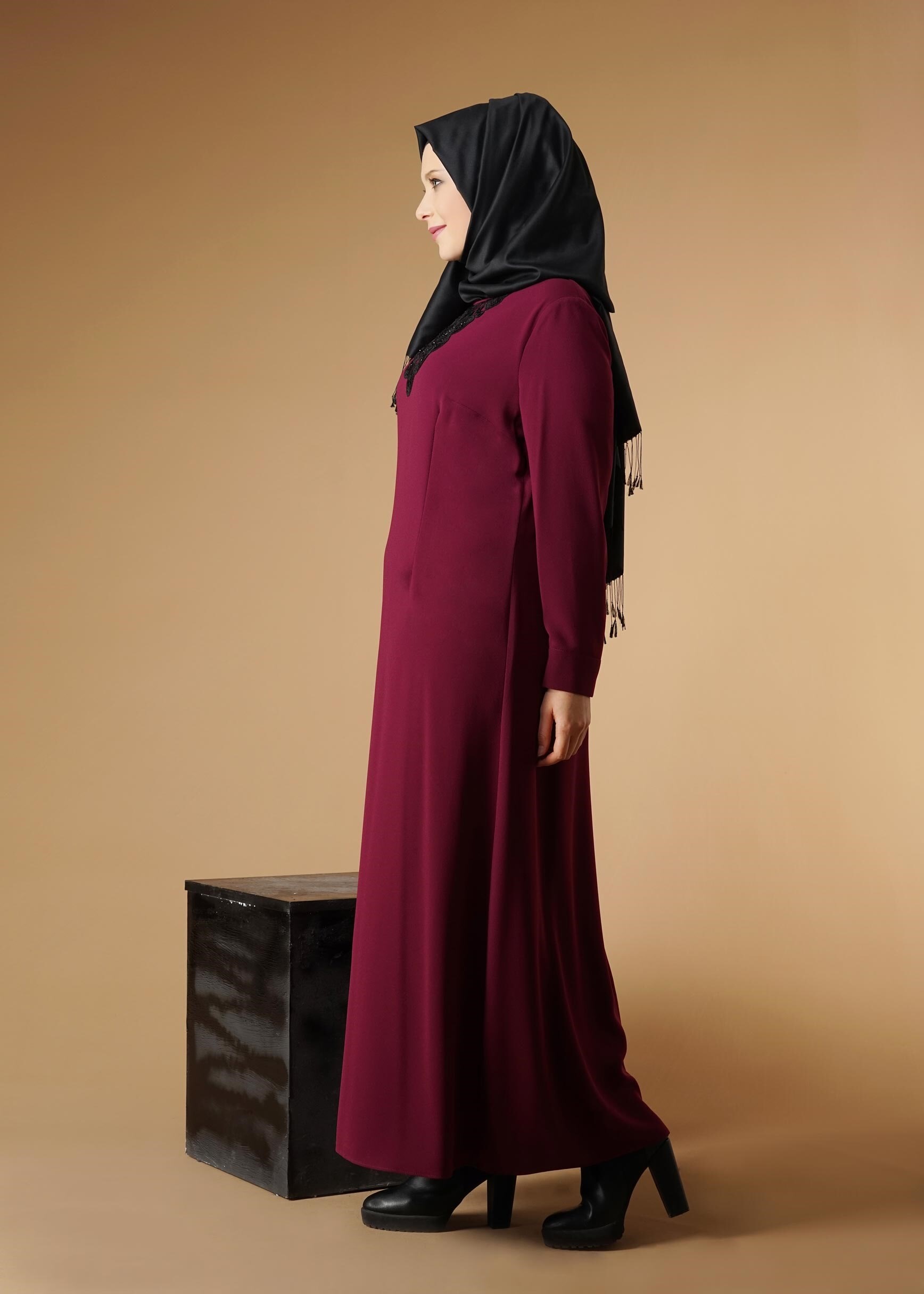 Vêtements hijab POURPRE ROBE À DÉTAILS BRODÉS 2619