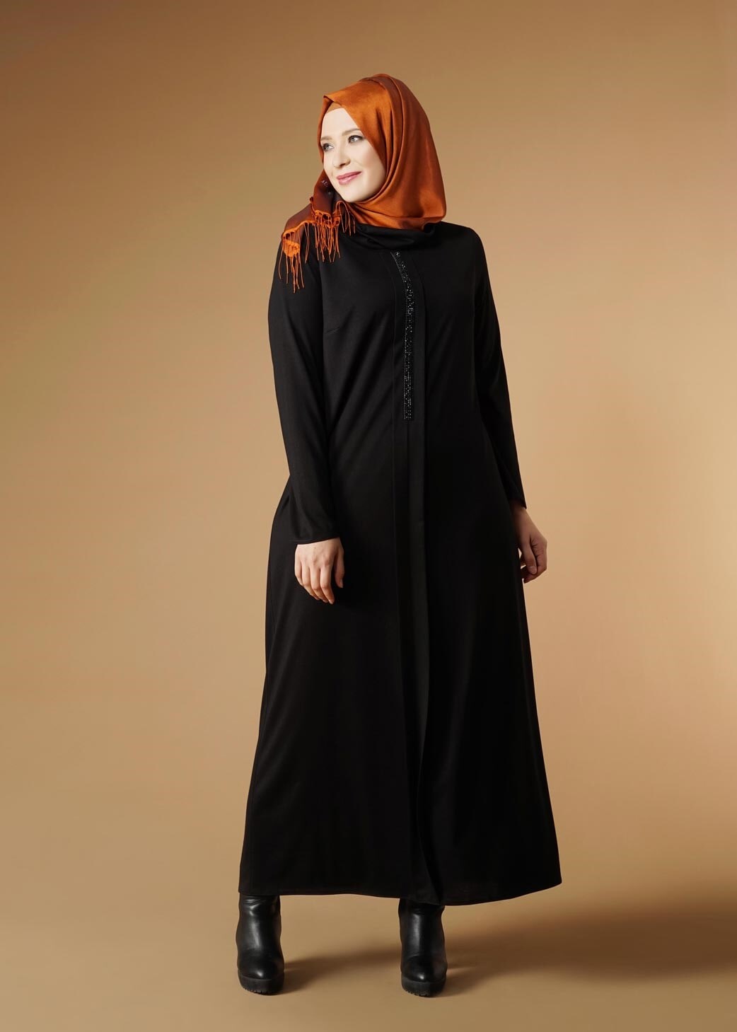 Tesettür giyim SİYAH TAŞ DETAYLI ELBİSE 2645 