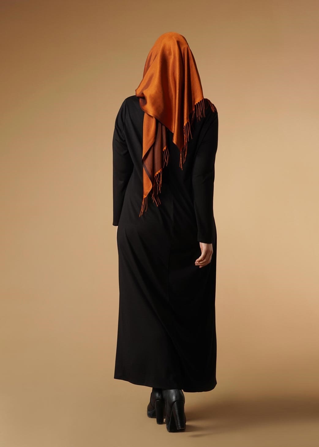 Tesettür giyim SİYAH TAŞ DETAYLI ELBİSE 2645 