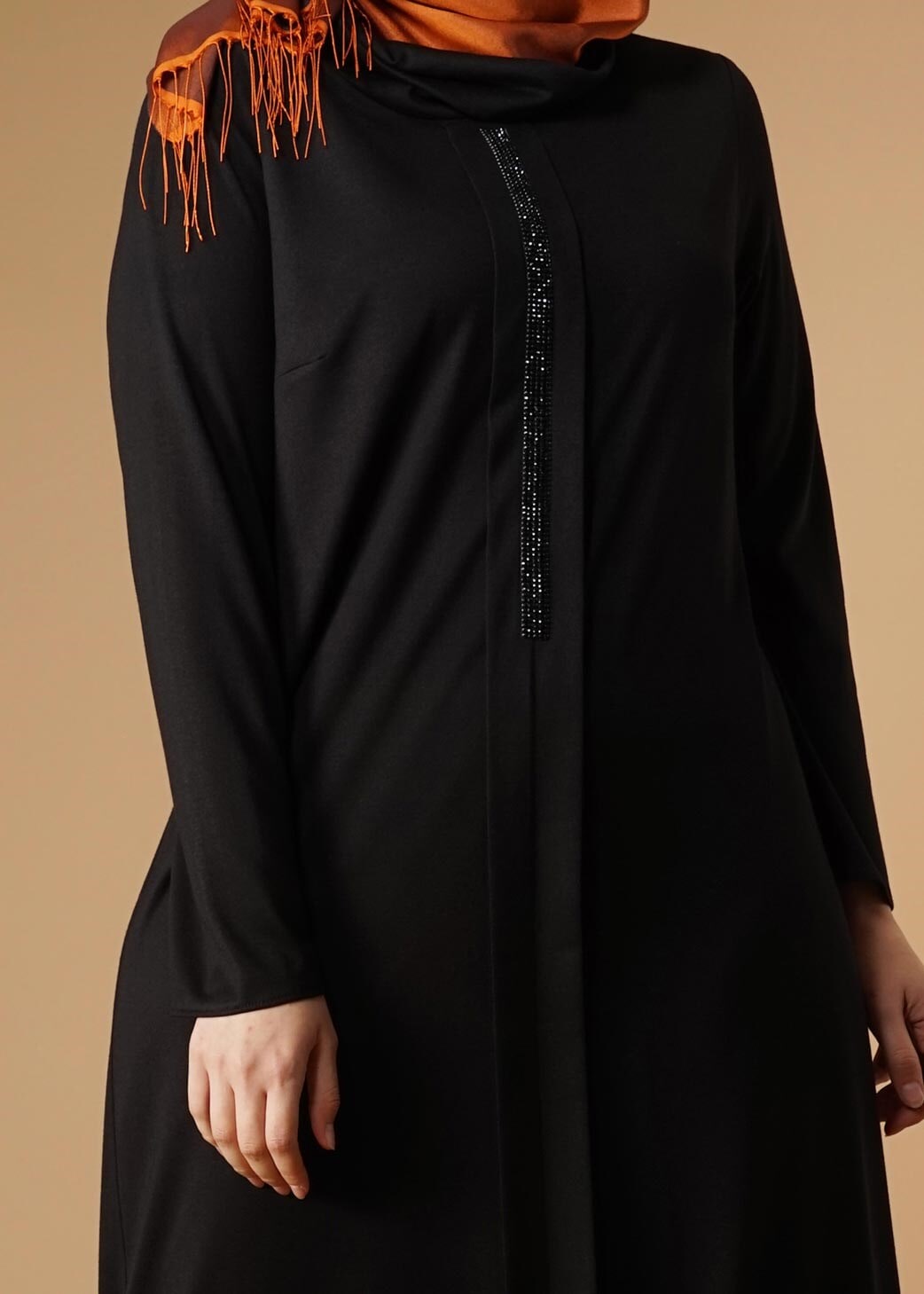 Tesettür giyim SİYAH TAŞ DETAYLI ELBİSE 2645 