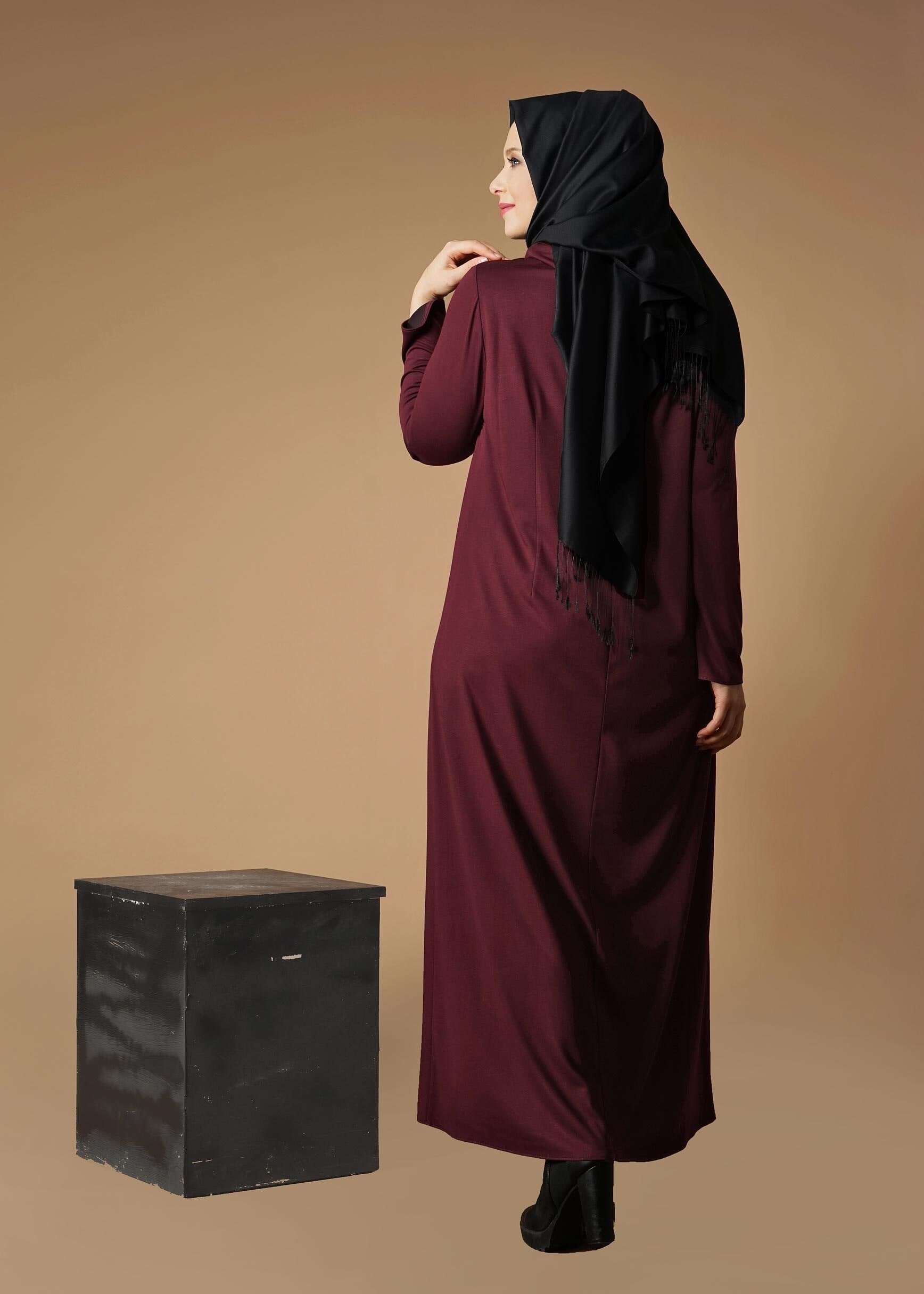 Tesettür giyim BORDO TAŞ DETAYLI ELBİSE 2645 