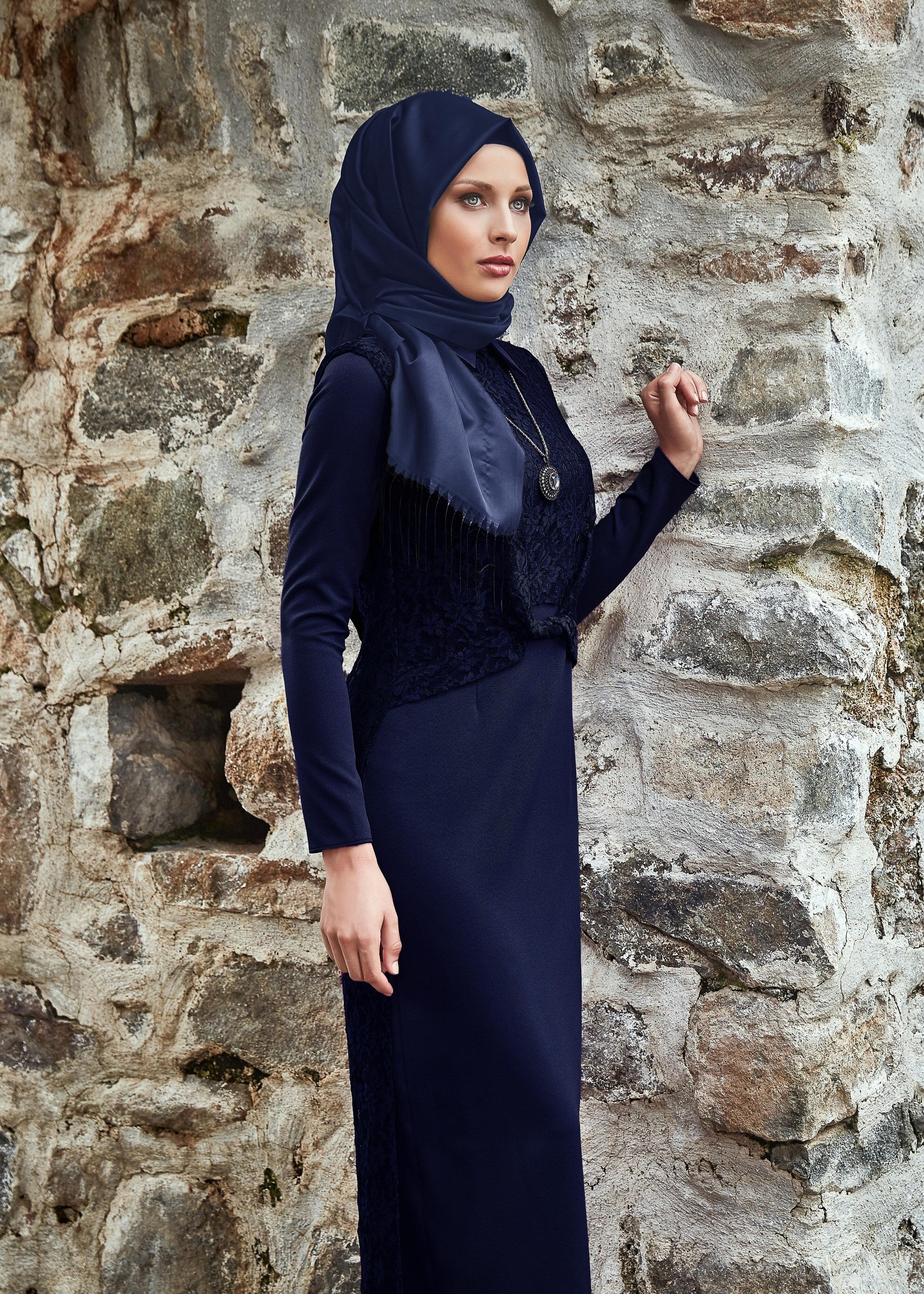 Tesettür giyim LACİVERT DANTEL DETAYLI ELBİSE 4701 