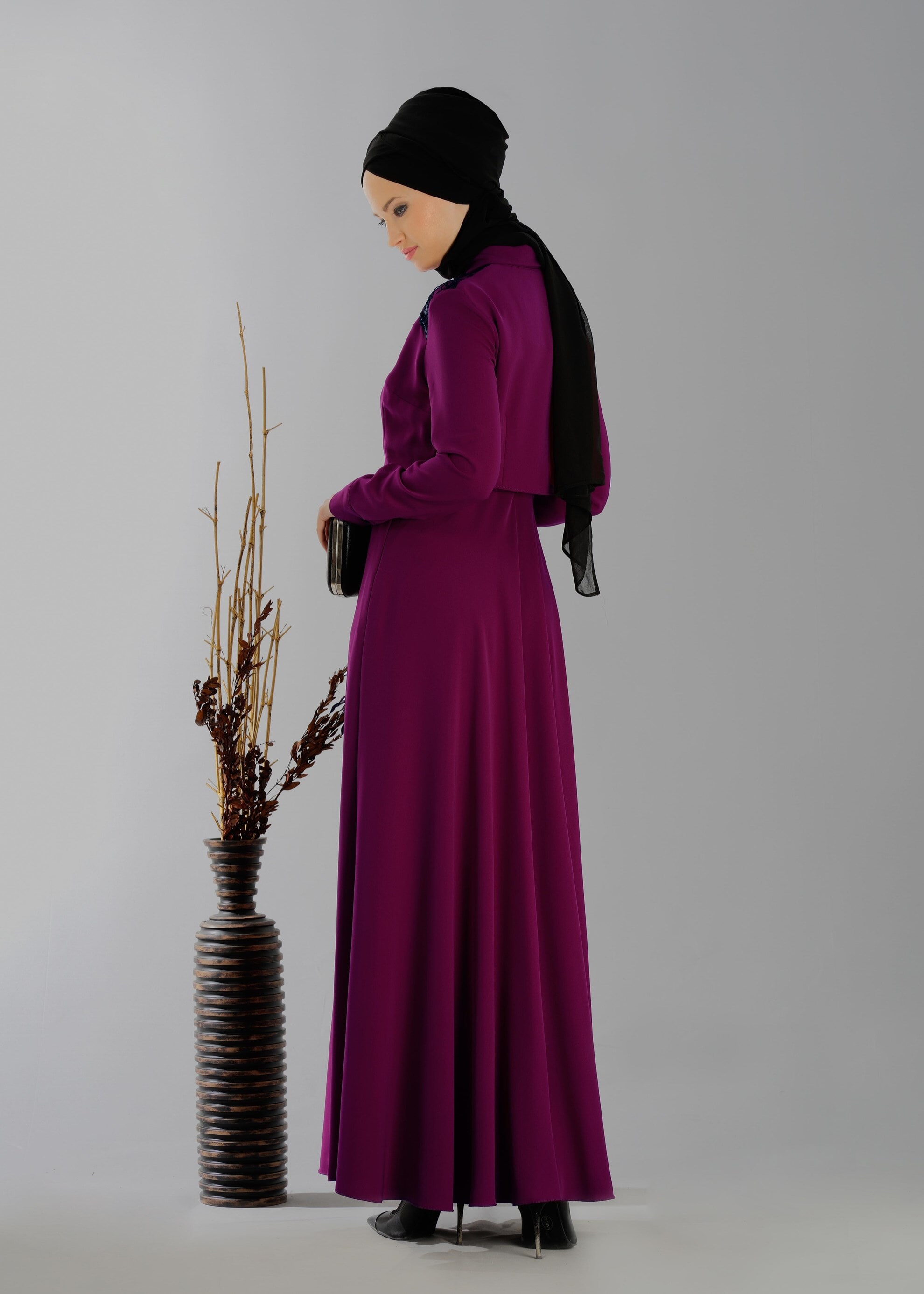 Tesettür giyim MOR OMUZLARI DANTEL DETAYLI ELBİSE 4702 