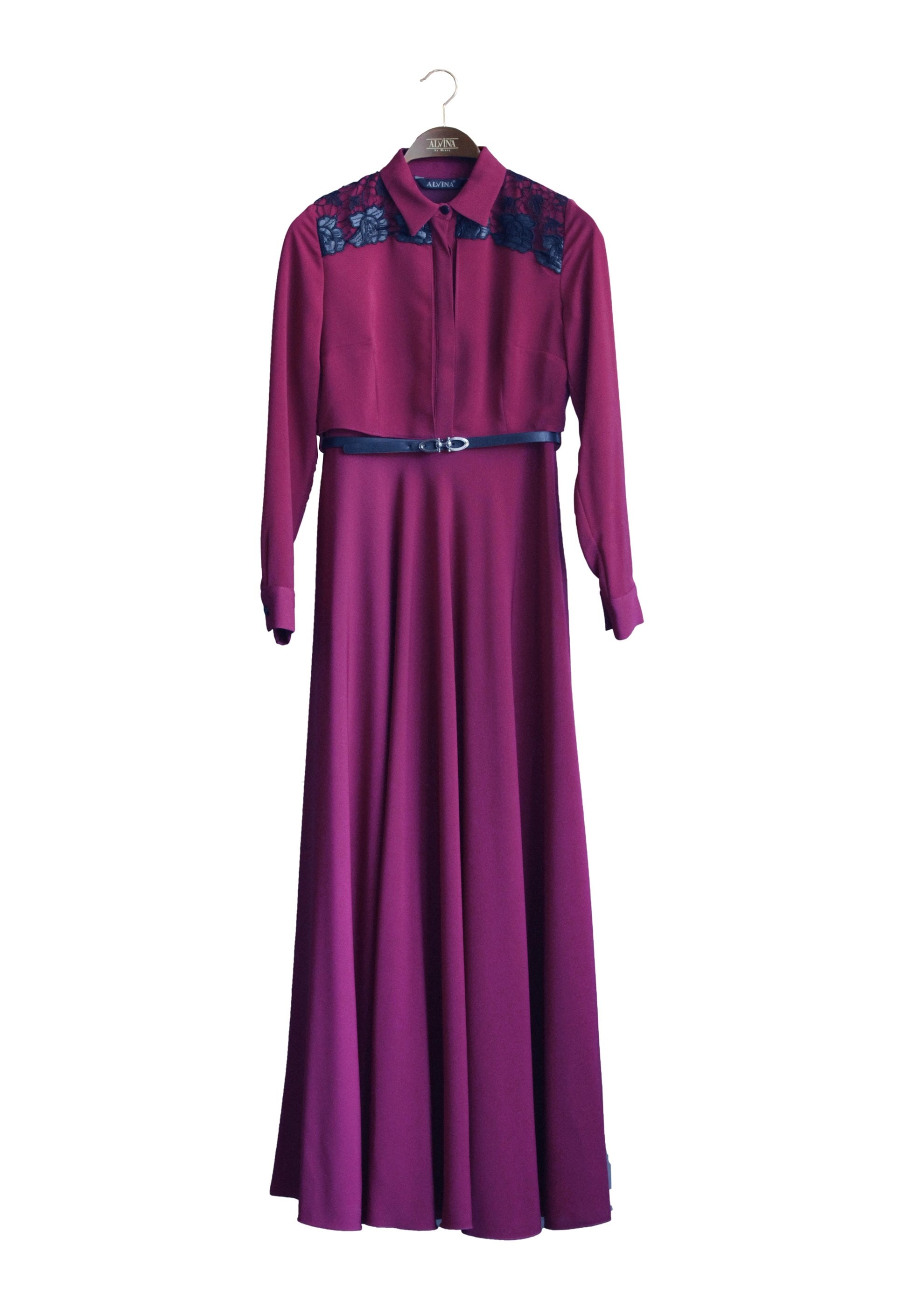 Tesettür giyim MOR OMUZLARI DANTEL DETAYLI ELBİSE 4702 