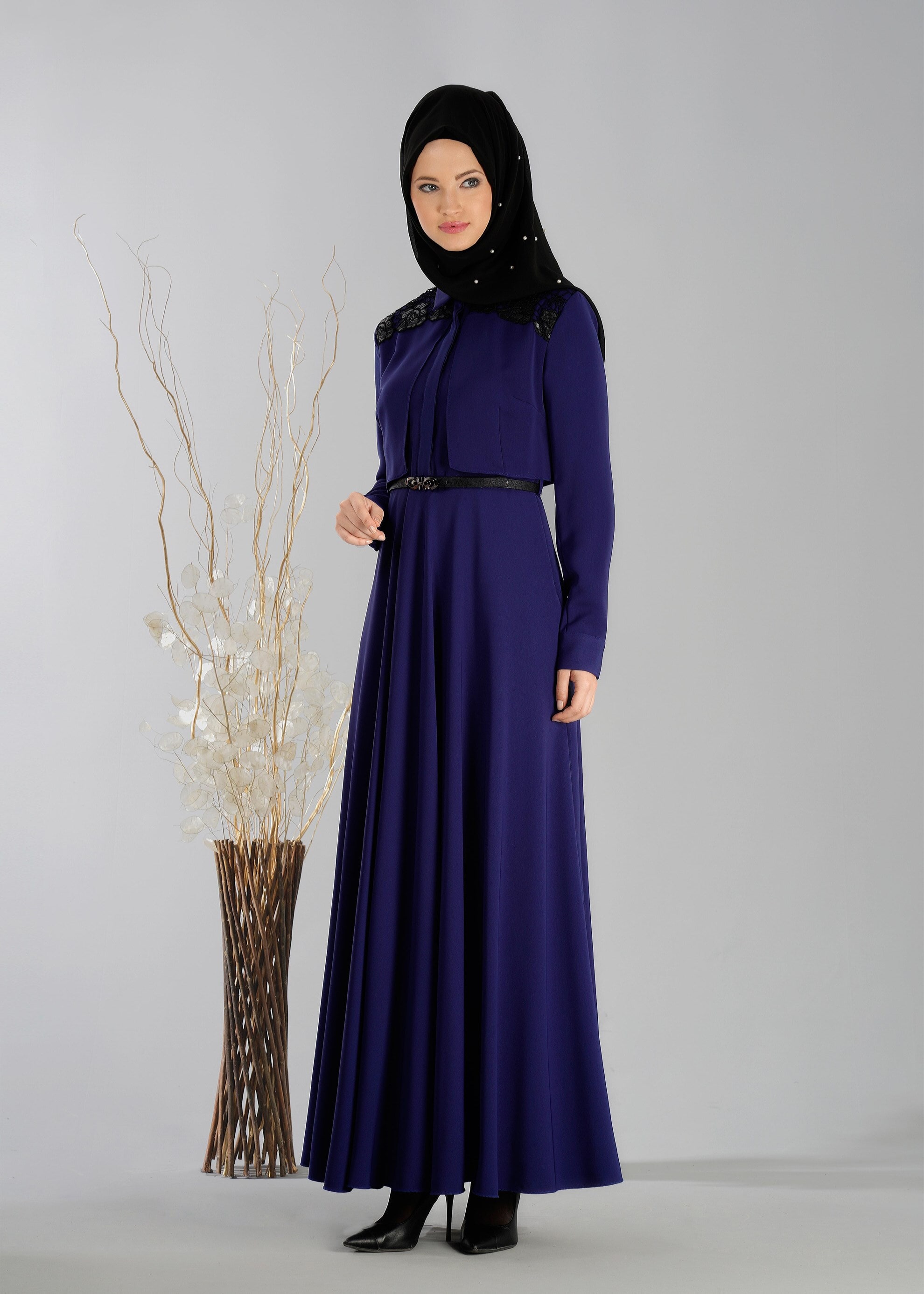 Tesettür giyim MAVİ OMUZLARI DANTEL DETAYLI ELBİSE 4702 