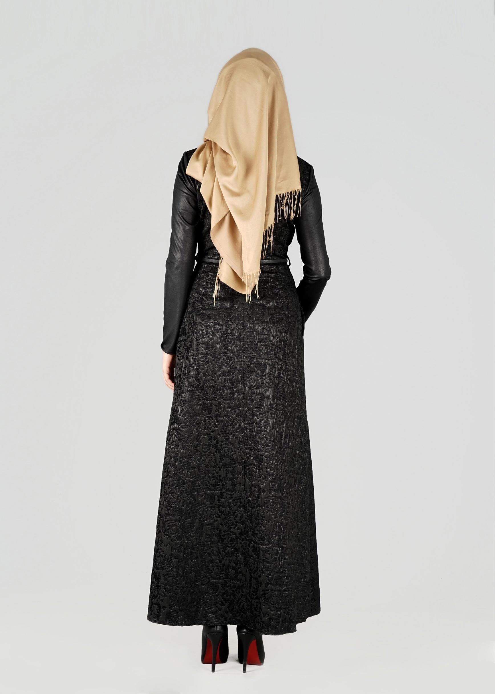 Tesettür giyim SİYAH DESENLİ ELBİSE 4796 