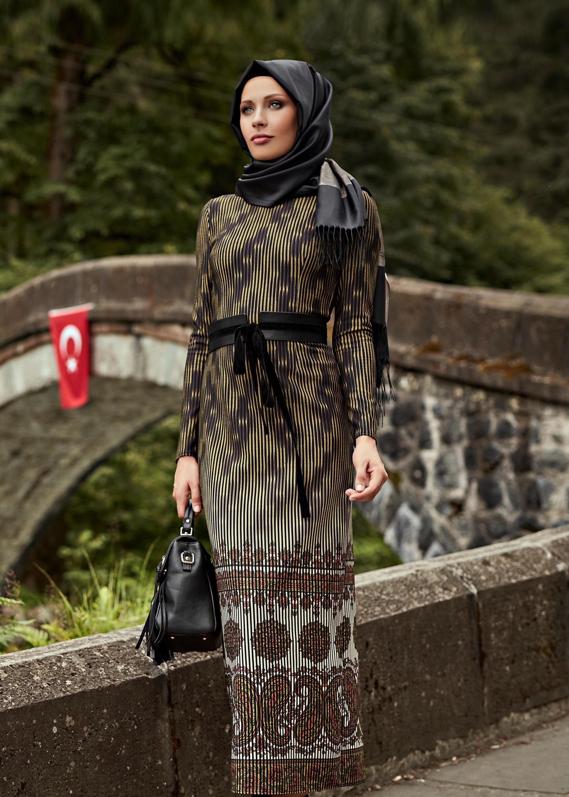 Tesettür giyim YEŞİL DESENLİ ELBİSE 4847 