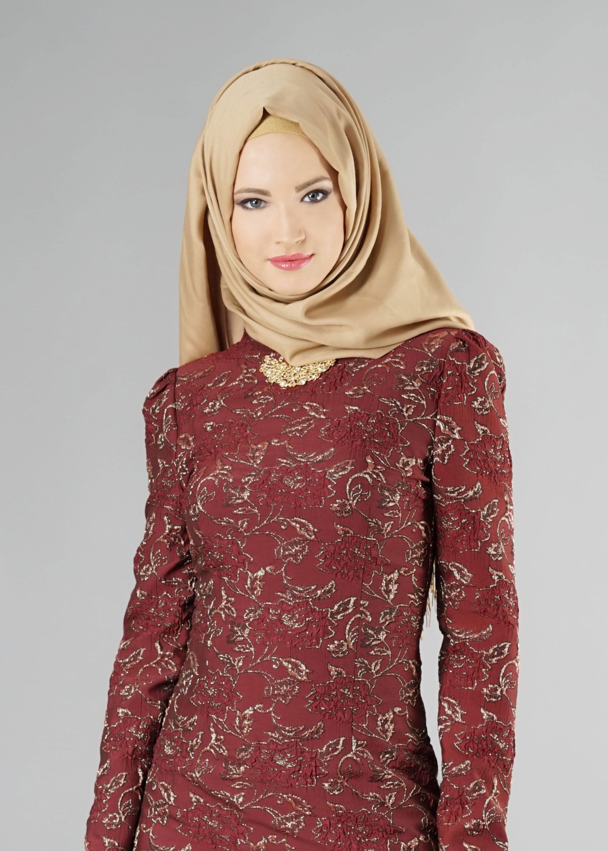 Tesettür giyim BORDO DESENLİ ELBİSE 4879 