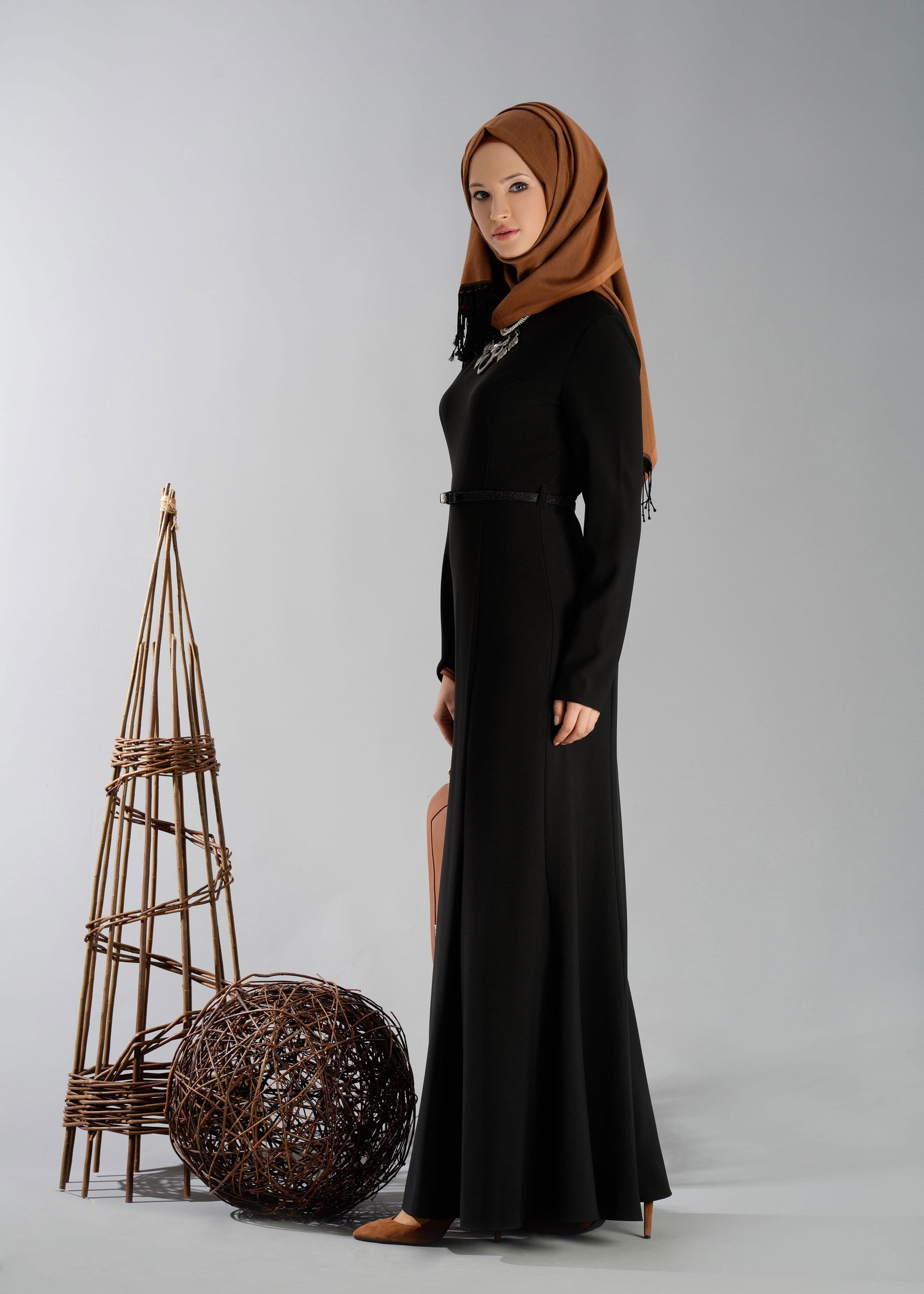 Tesettür giyim SİYAH PARÇALI BALIK ELBİSE 4882 