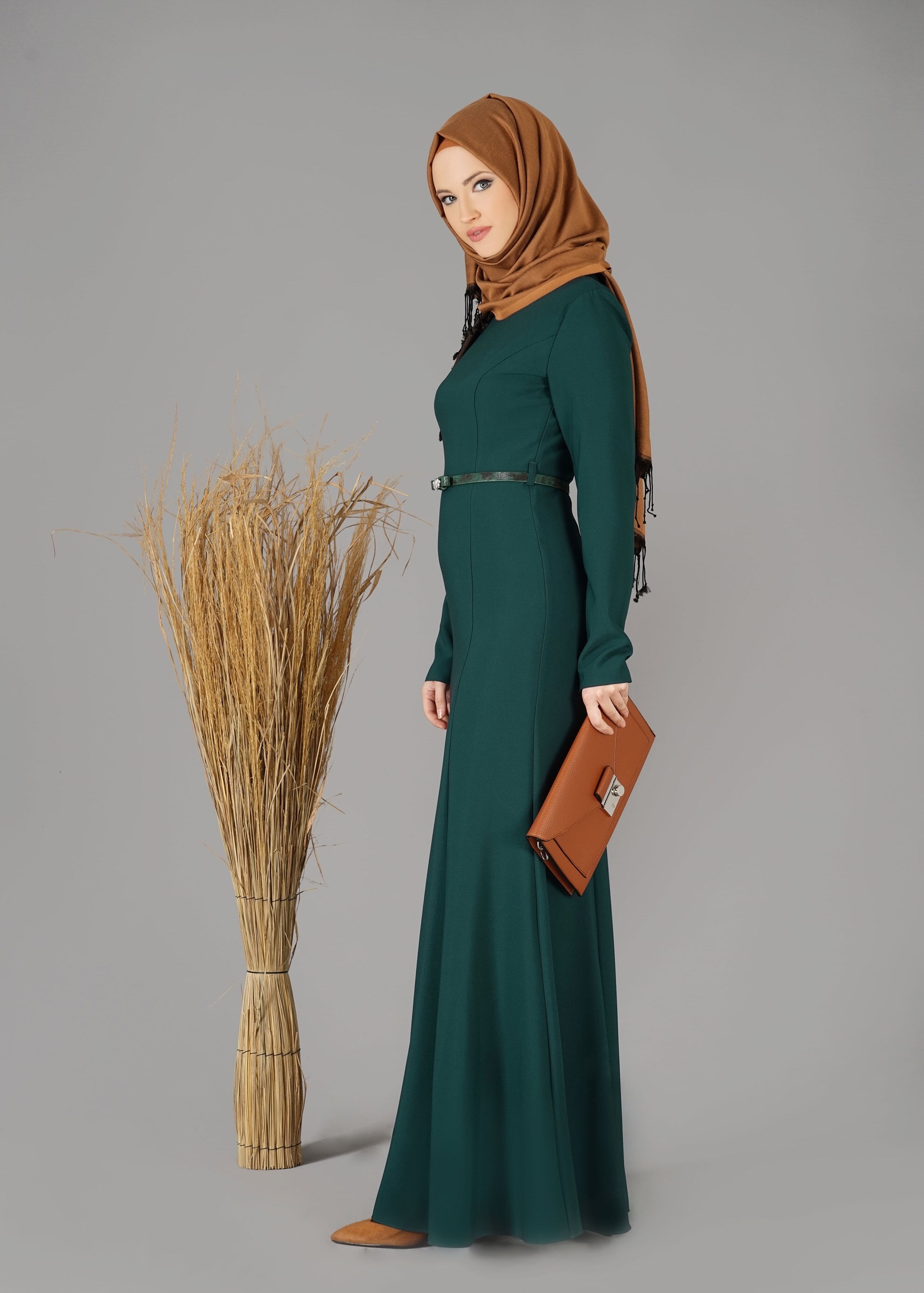 Tesettür giyim YEŞİL PARÇALI BALIK ELBİSE 4882 