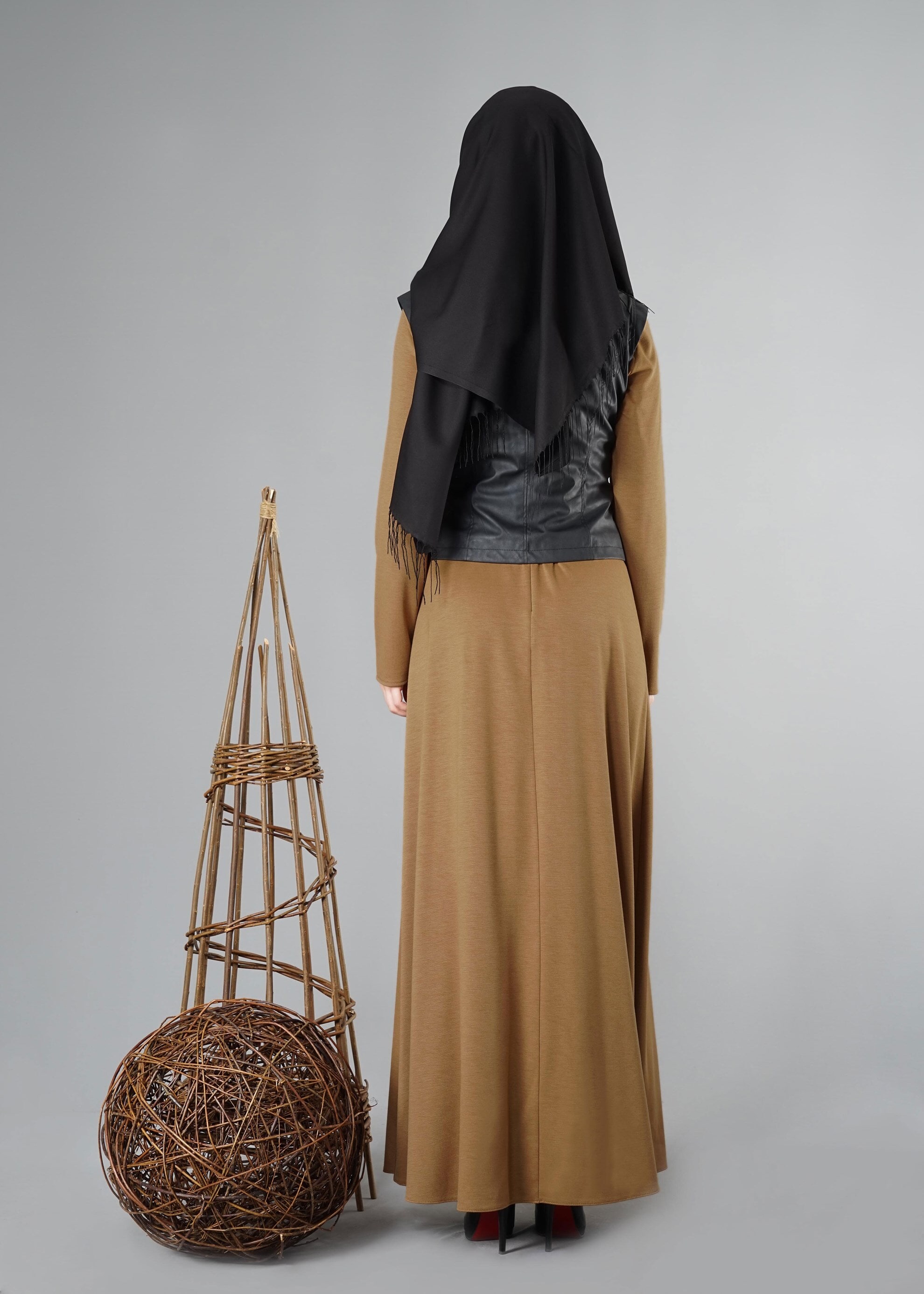 Tesettür giyim KAHVE DERİ YELEKLİ ELBİSE 4895 