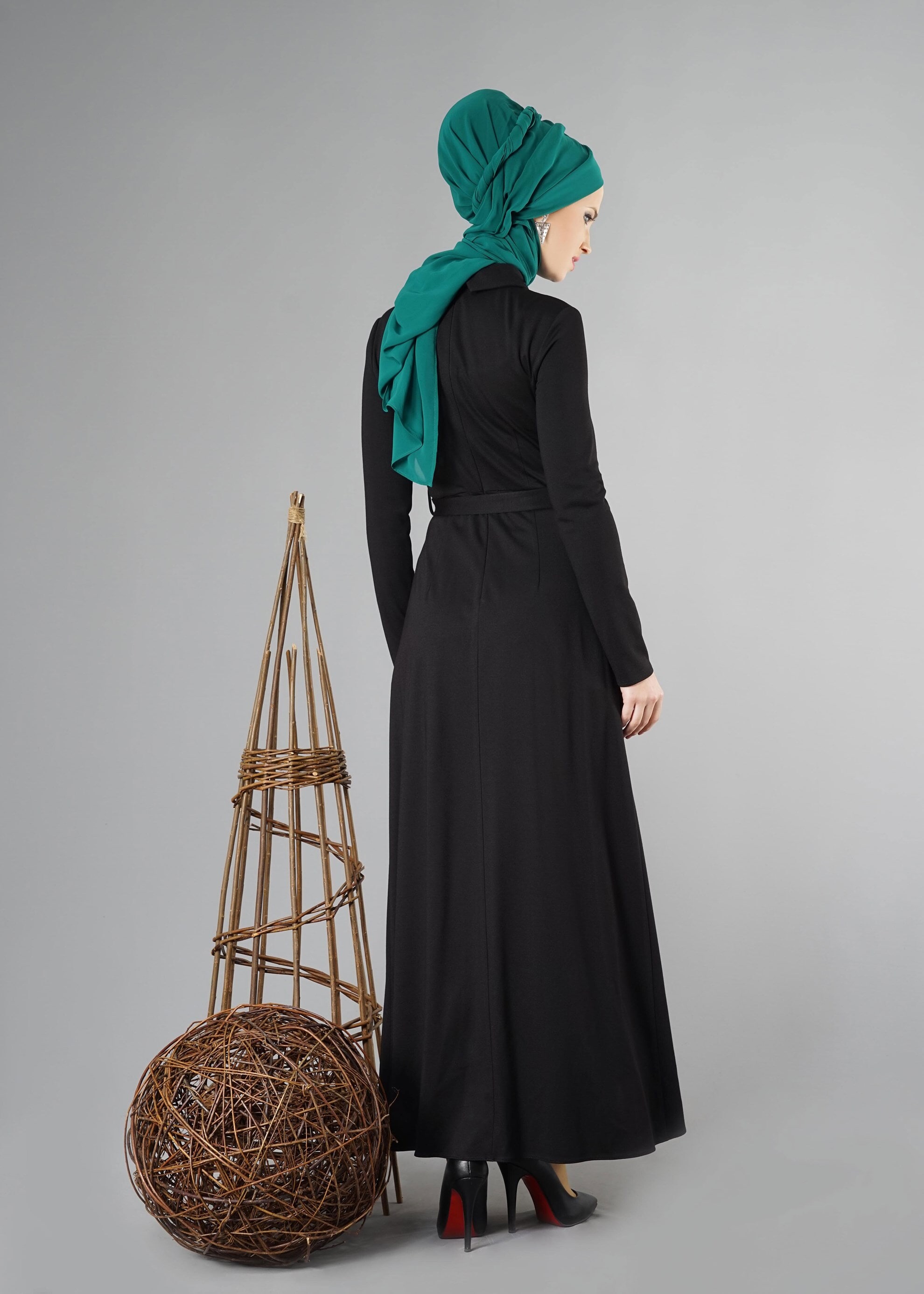 Tesettür giyim SİYAH KUŞGÖZÜ DETAYLI KUŞAKLI ELBİSE 4906 