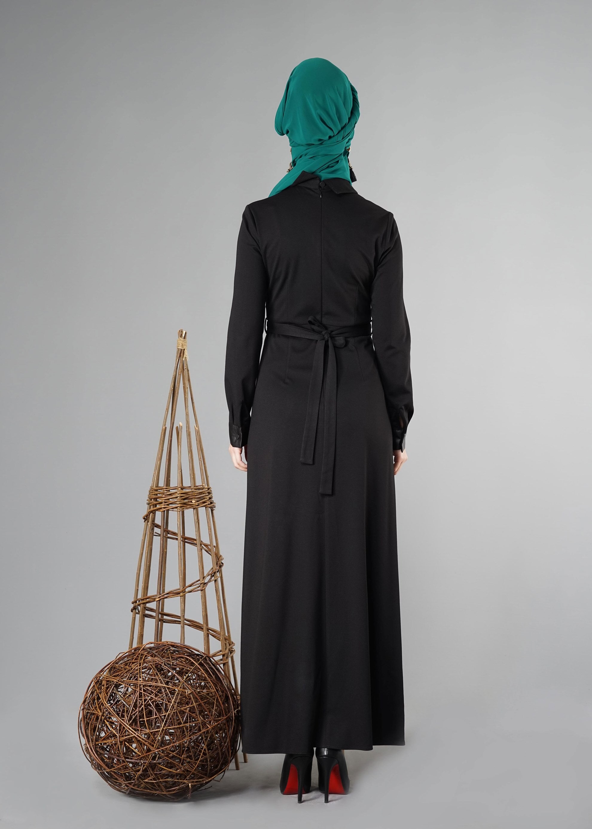 Tesettür giyim SİYAH GÜPÜR DETAYLI ELBİSE 4907 