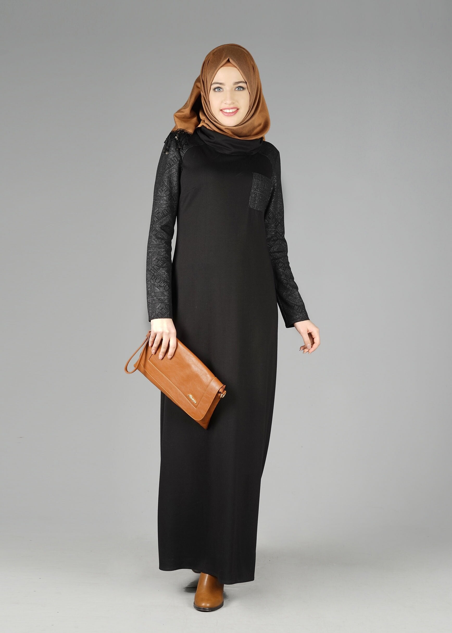 Tesettür giyim SİYAH DESENLİ ELBİSE 4938 