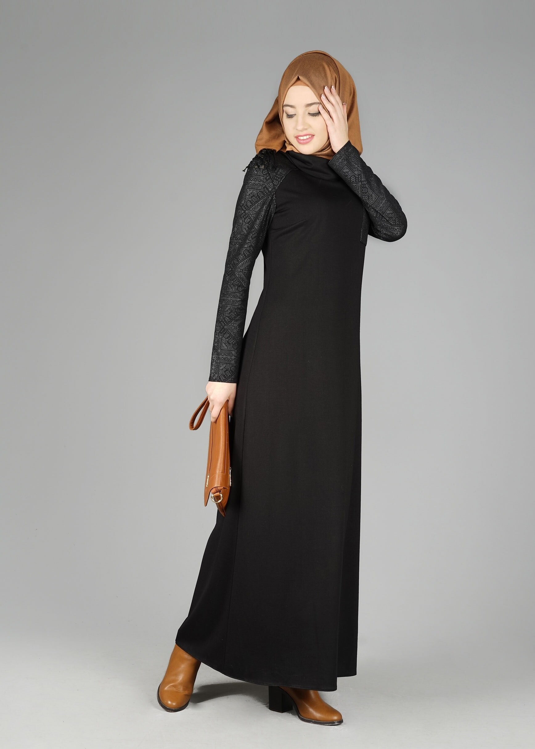 Tesettür giyim SİYAH DESENLİ ELBİSE 4938 
