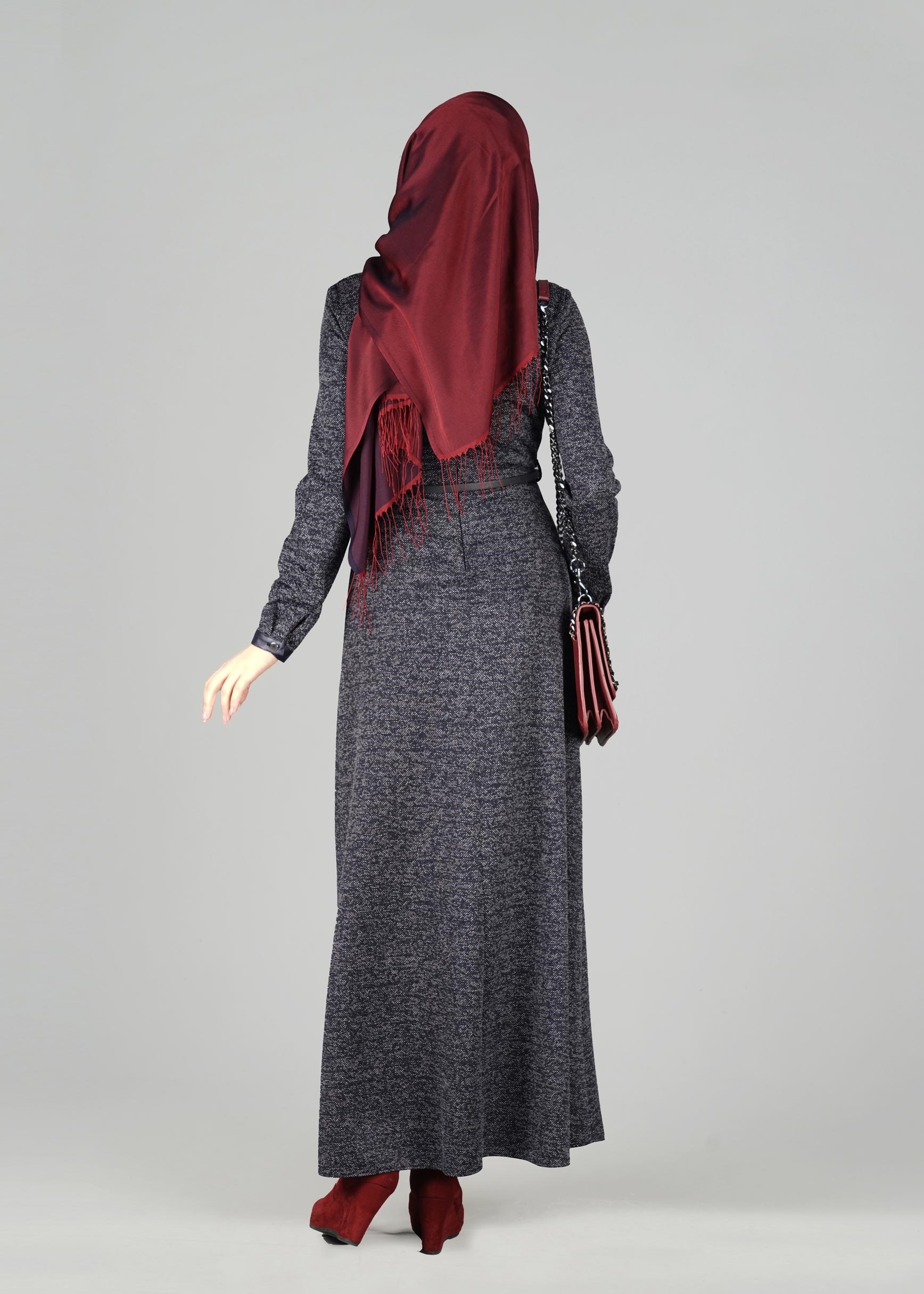 Tesettür giyim LACİVERT YAKASI KUŞGÖZÜ DETAYLI ELBİSE 4946 