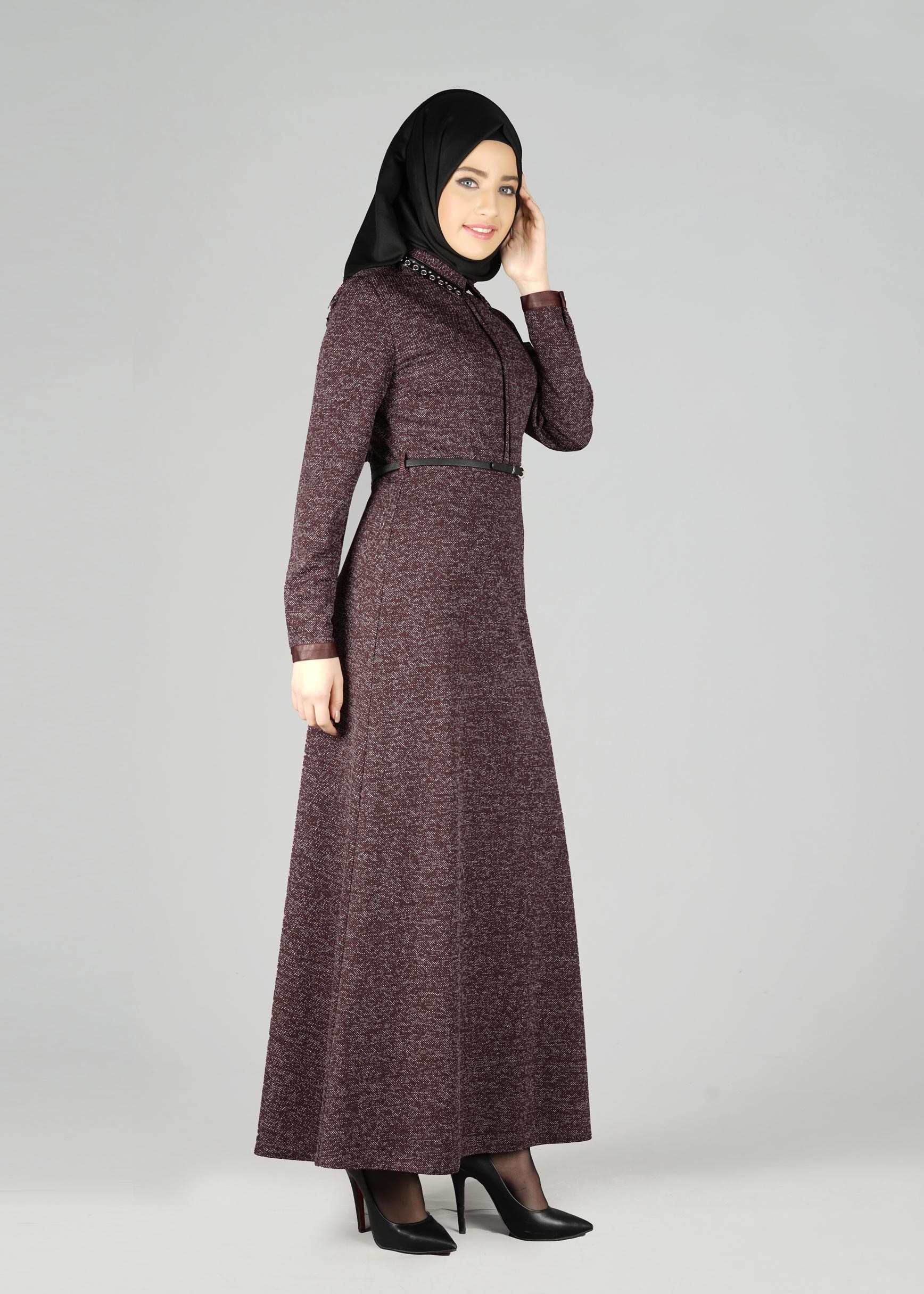 Tesettür giyim MÜRDÜM YAKASI KUŞGÖZÜ DETAYLI ELBİSE 4946 