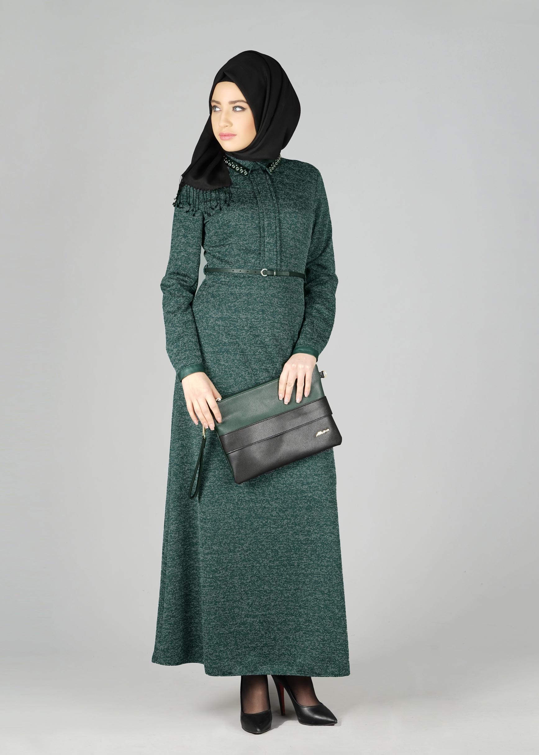 Tesettür giyim YEŞİL YAKASI KUŞGÖZÜ DETAYLI ELBİSE 4946 