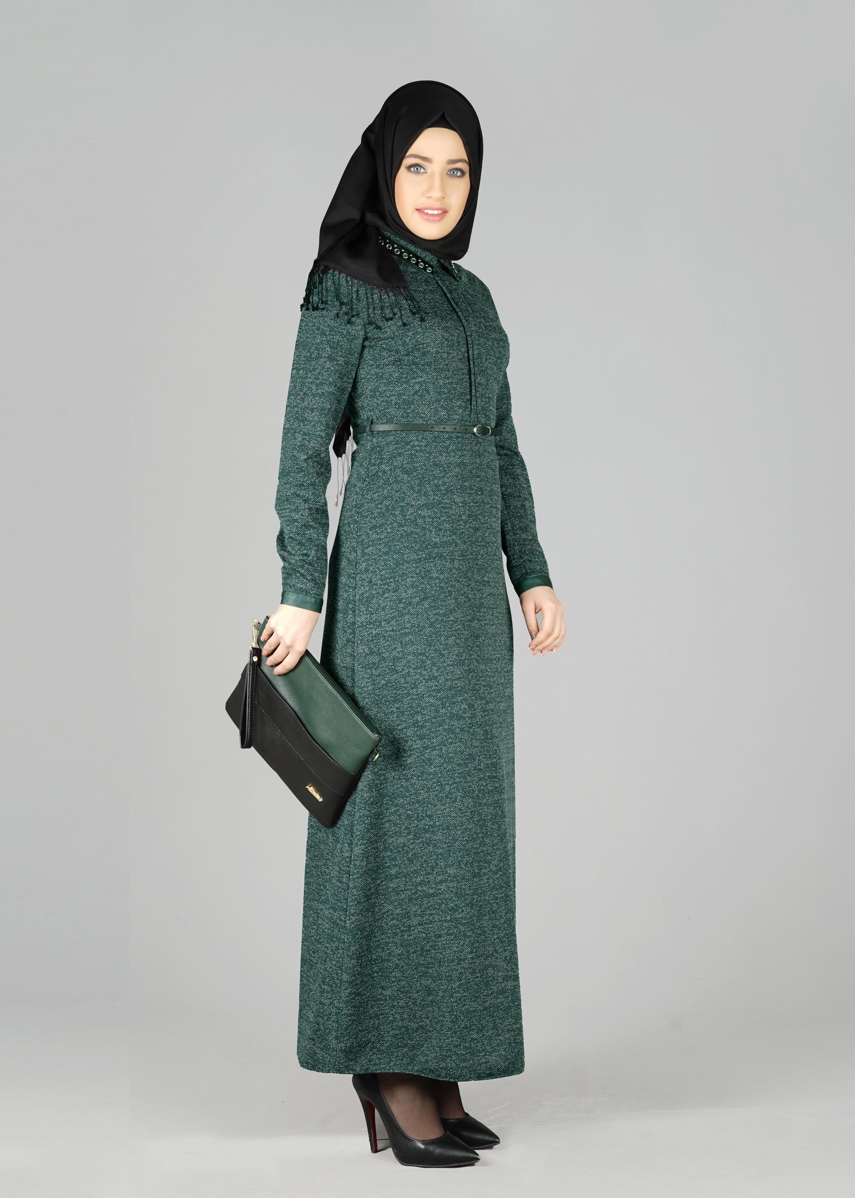 Tesettür giyim YEŞİL YAKASI KUŞGÖZÜ DETAYLI ELBİSE 4946 