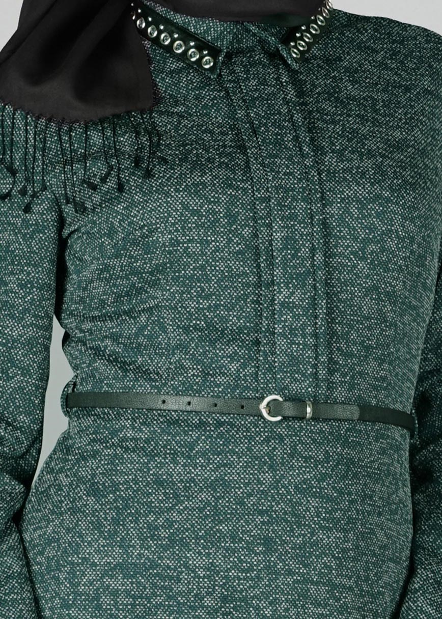 Tesettür giyim YEŞİL YAKASI KUŞGÖZÜ DETAYLI ELBİSE 4946 