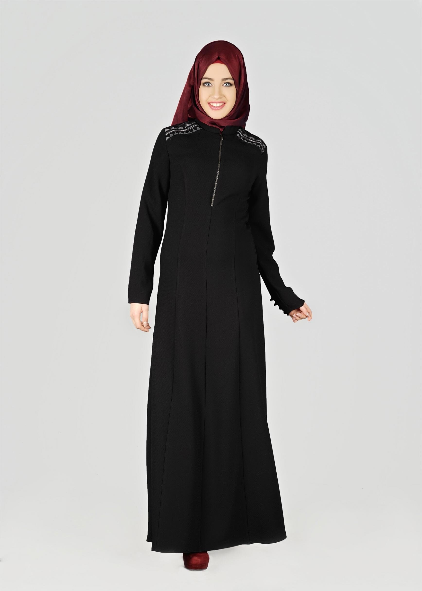 Tesettür giyim SİYAH NAKIŞLI FERMUARLI ELBİSE 4966 