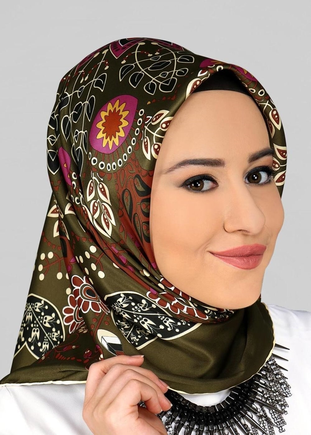 Tesettür giyim HAKİ 11294 ALVİNA DESENLİ EŞARP